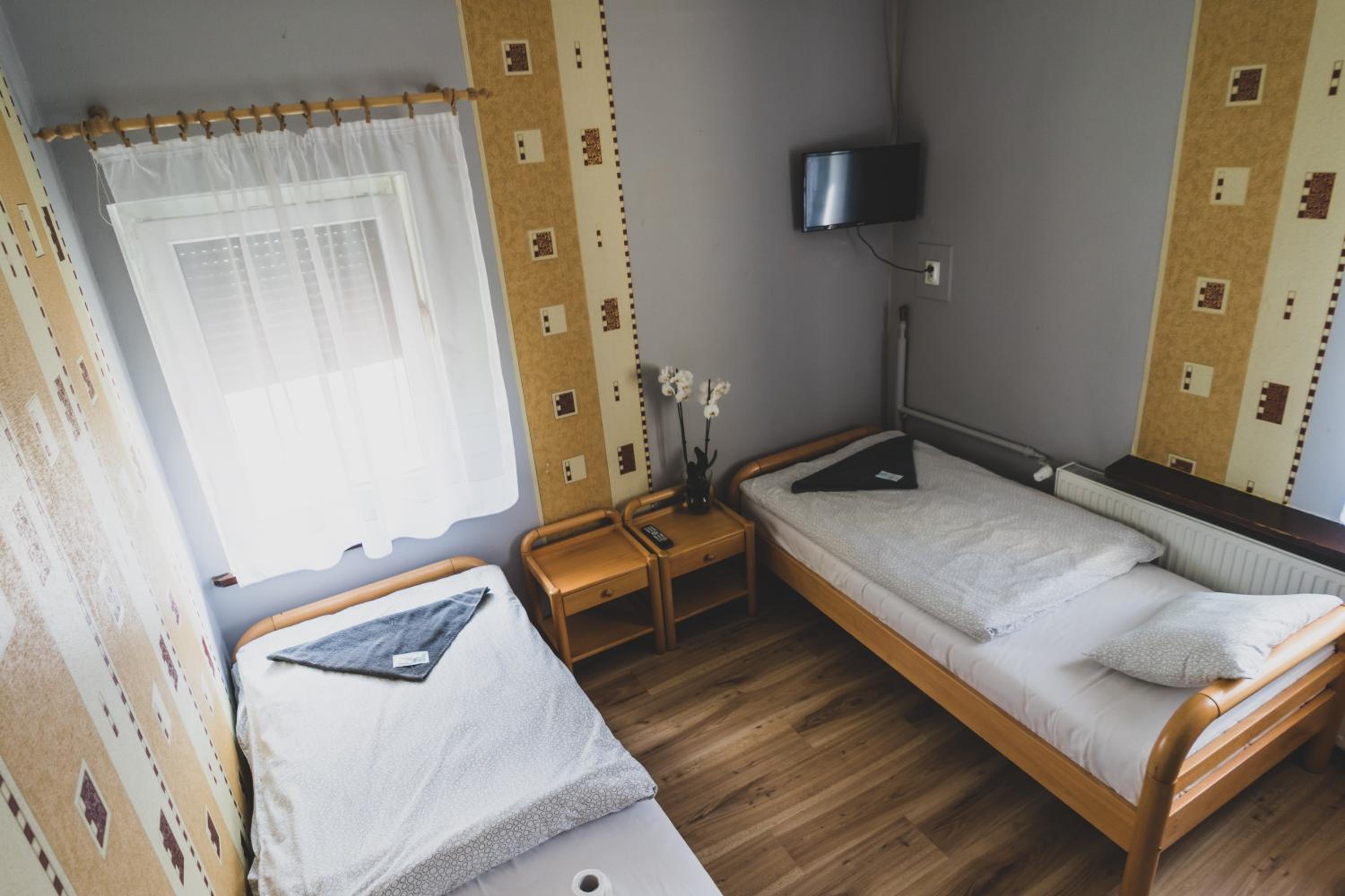 Double Room with Private Bathroom photo 3