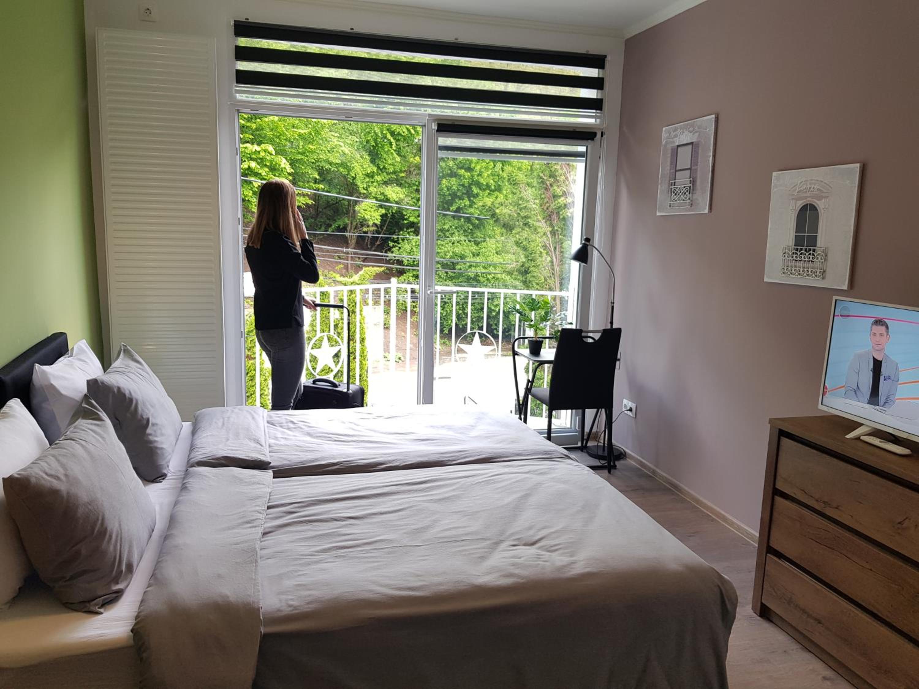 Apartment with Terrace - Photo 14
