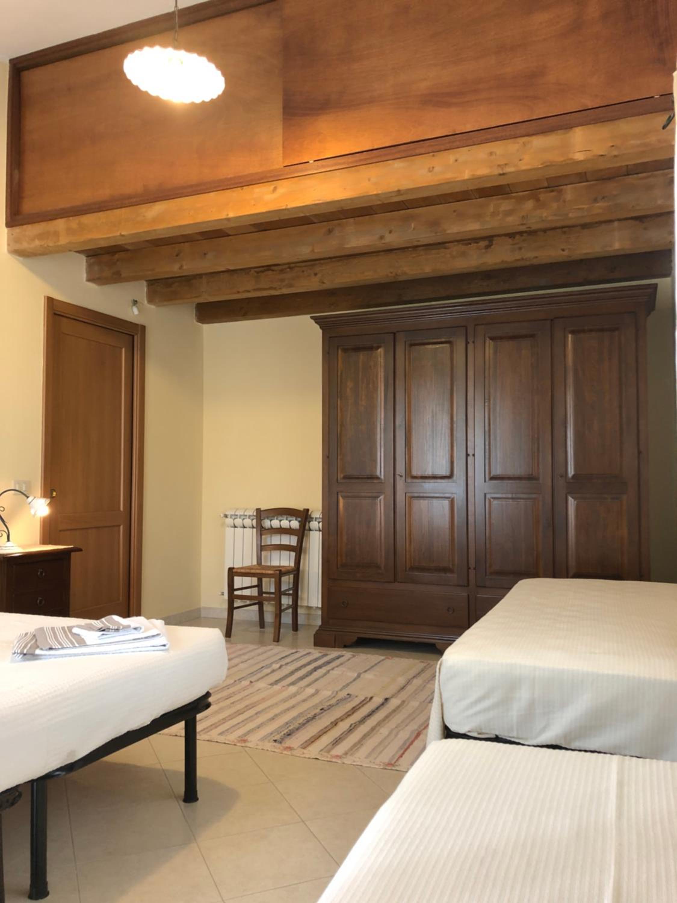 Quadruple Room with Private External Bathroom - Photo 3