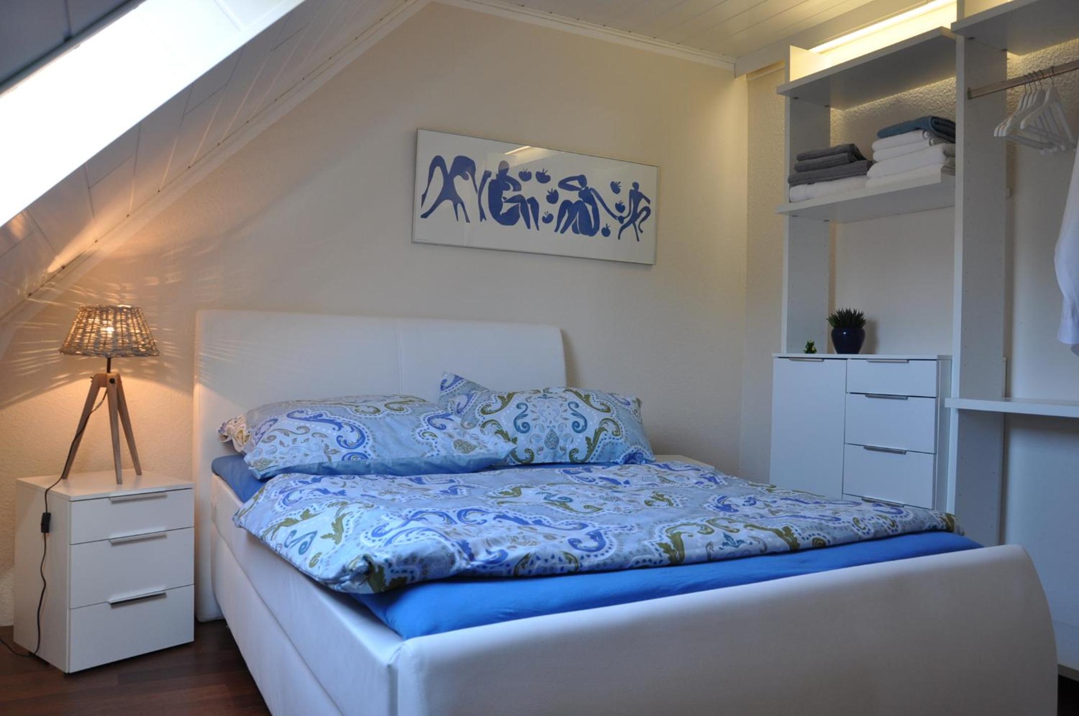 One-Bedroom Apartment - Photo 1