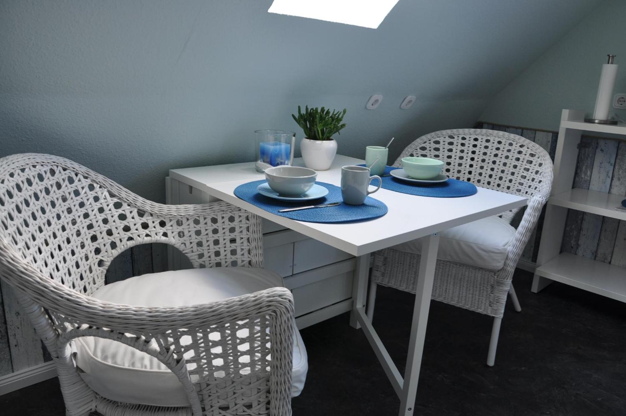 One-Bedroom Apartment - Photo 2