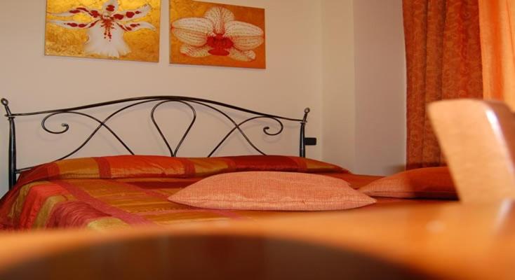 Double Room with Private Bathroom photo 2
