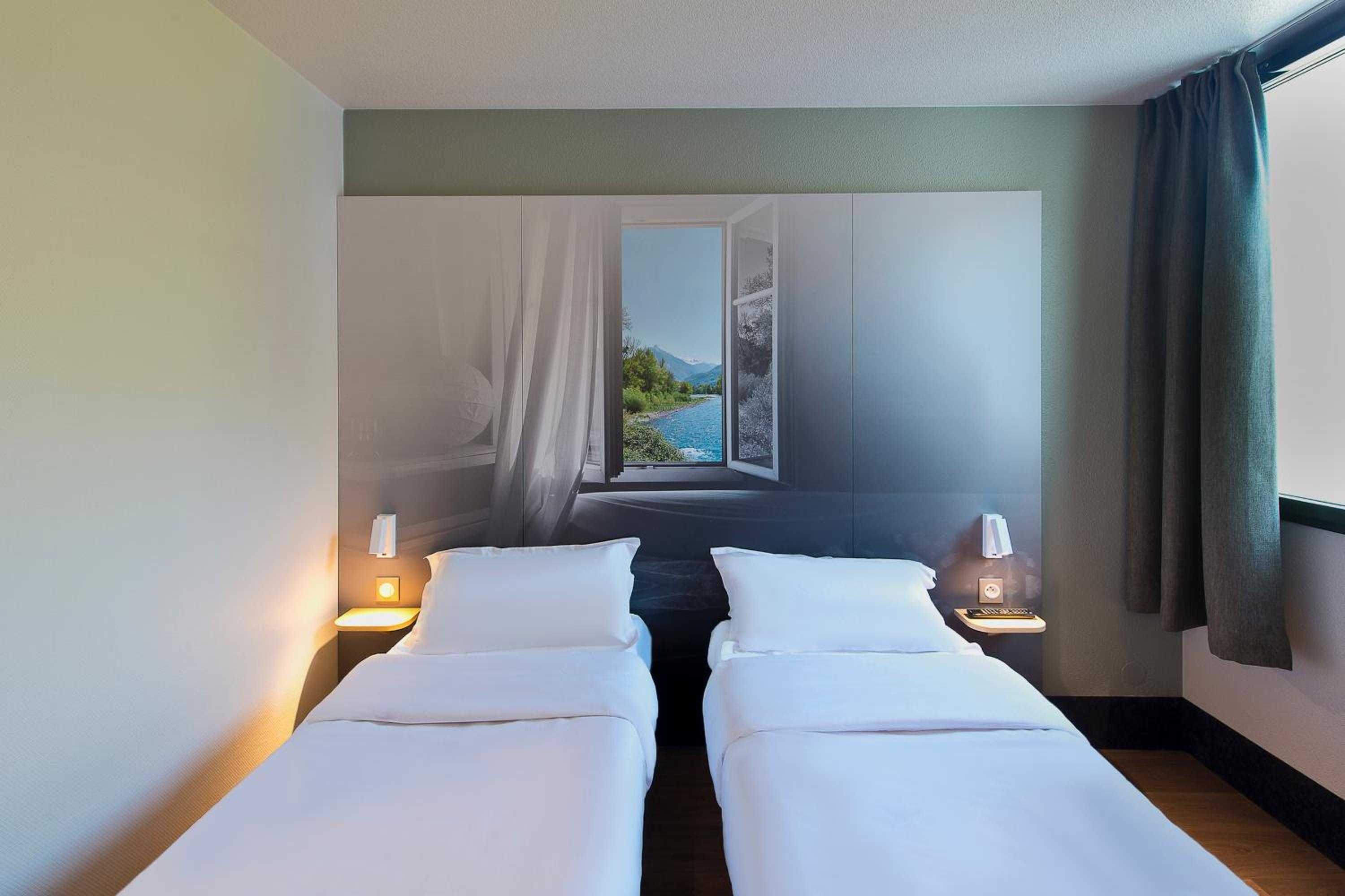 Twin Room (2 Adults) photo 2