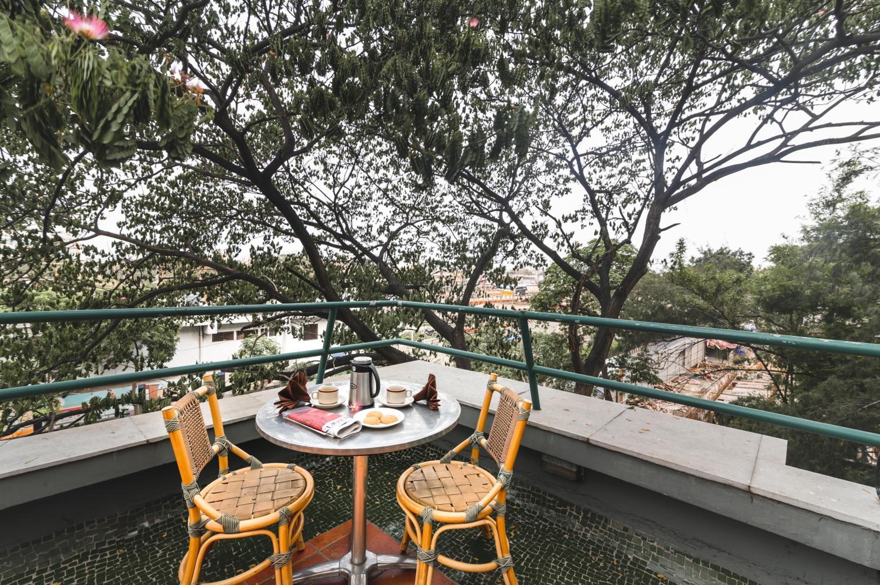 King Room with Balcony - Photo 8
