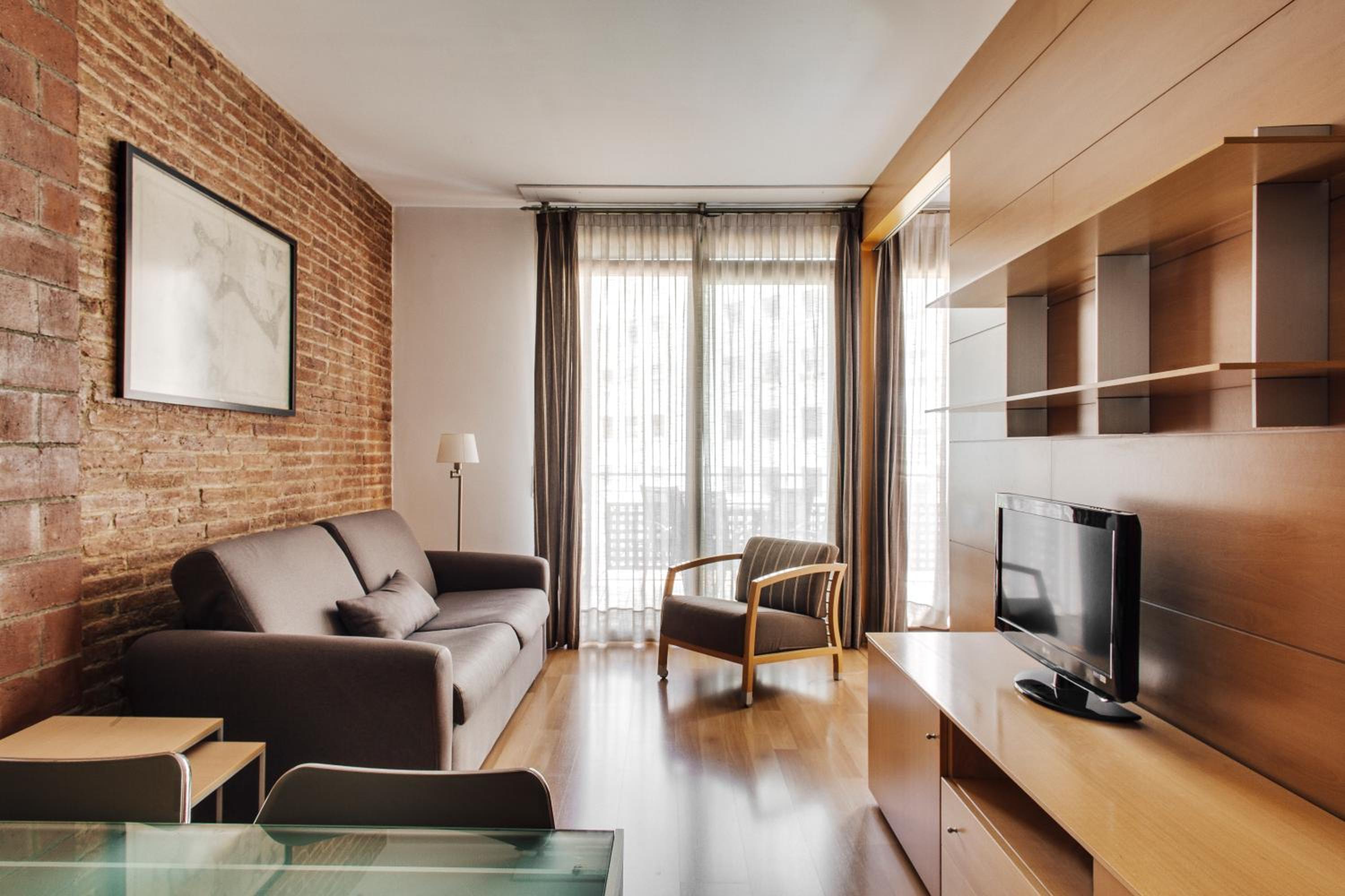Apartamento de Dos Habitaciones con Terraza