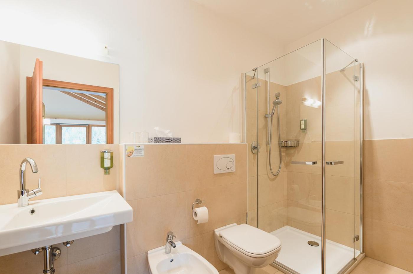 Premium Double Room - Photo 3