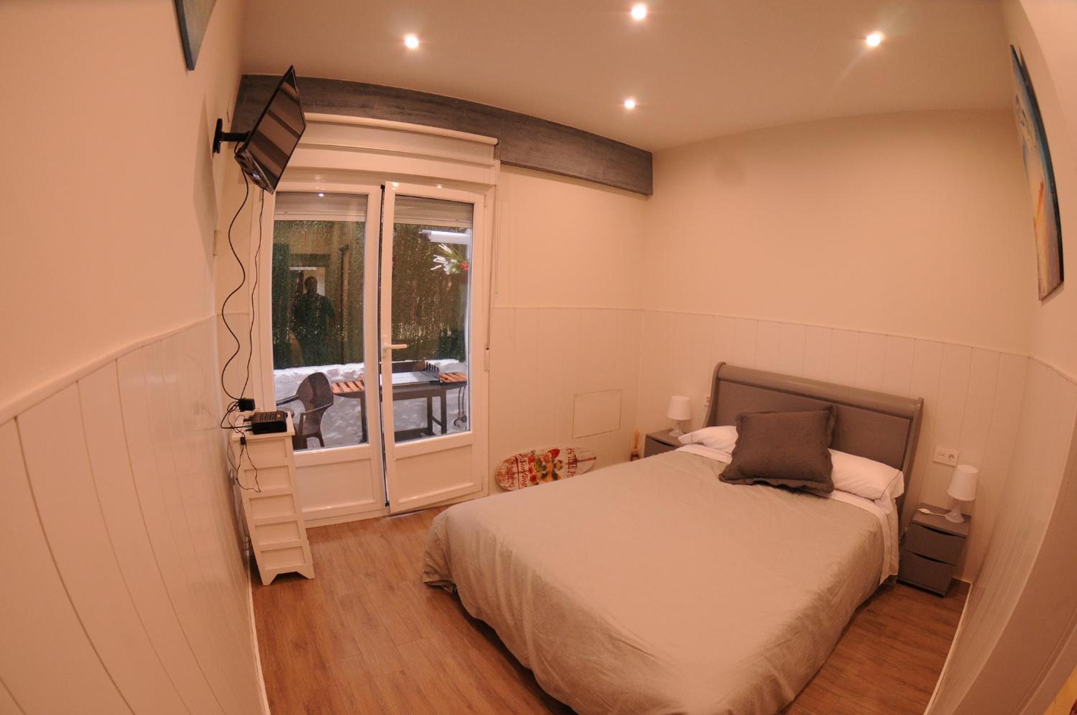 One-Bedroom Apartment photo 2