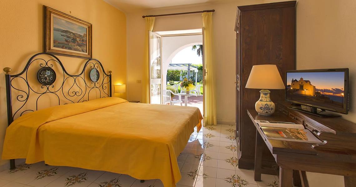 Double Room with Balcony - Photo 1