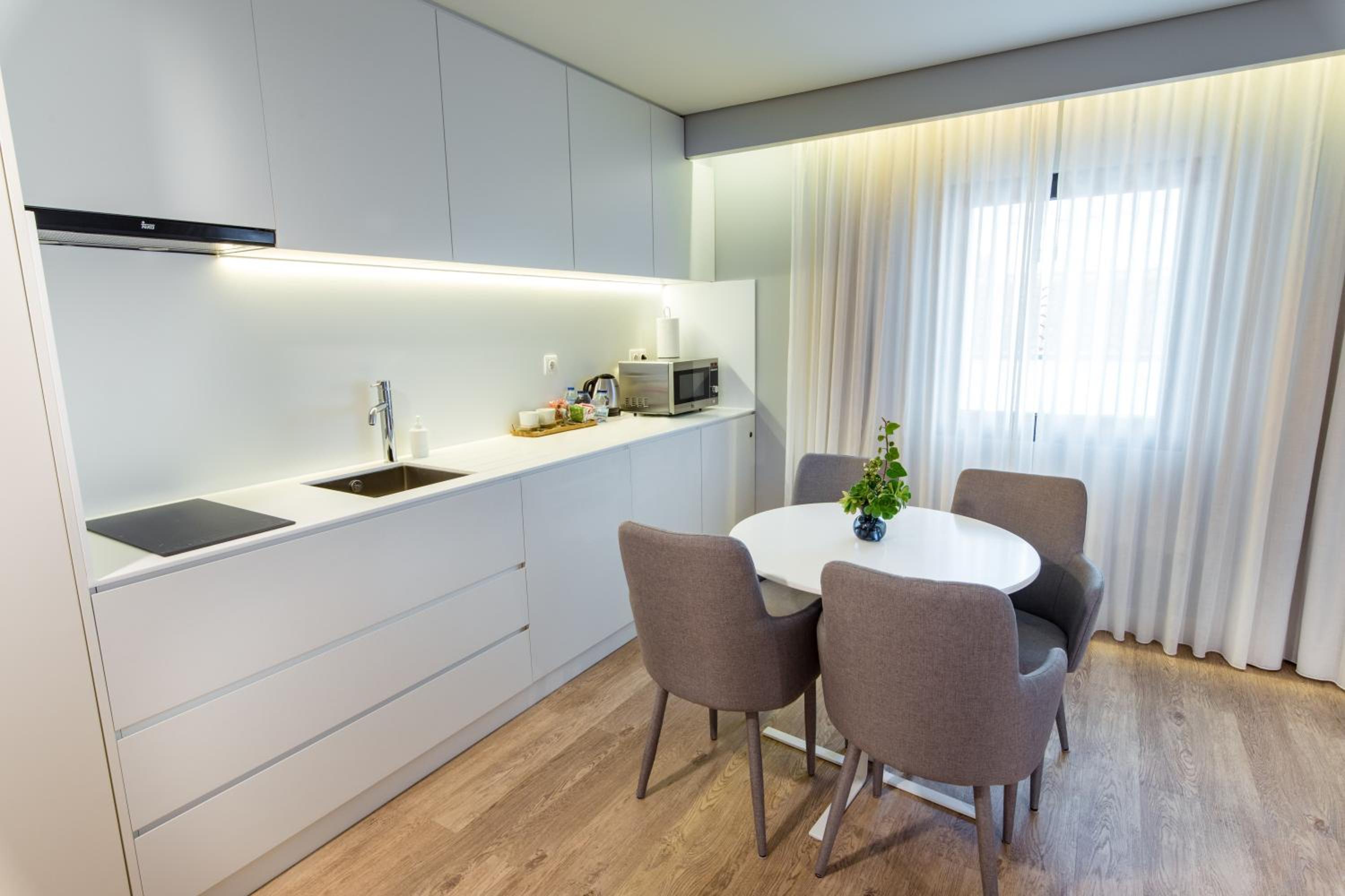 Double or Twin Room with Balcony photo 2
