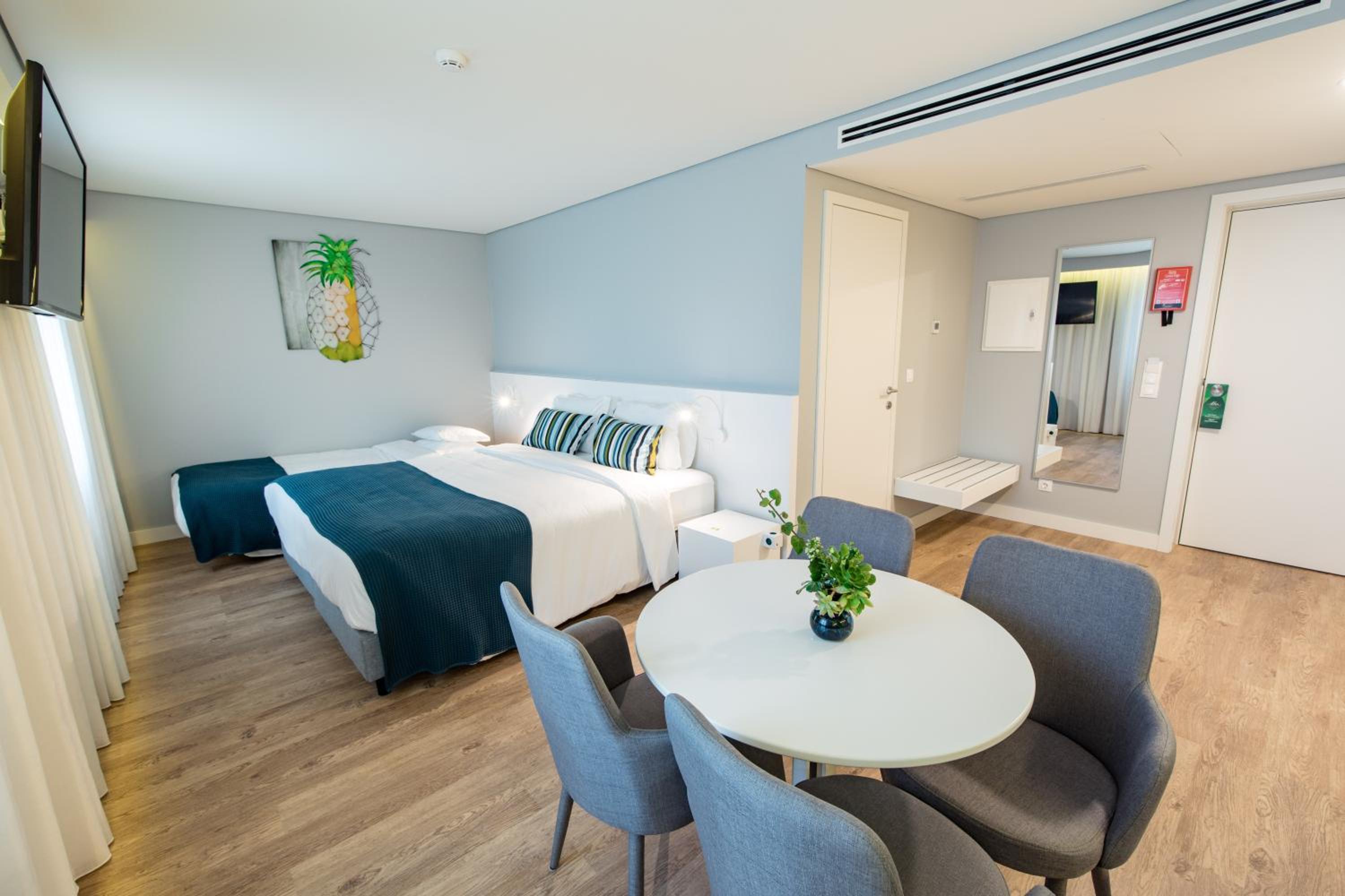 Double or Twin Room with Balcony photo 1