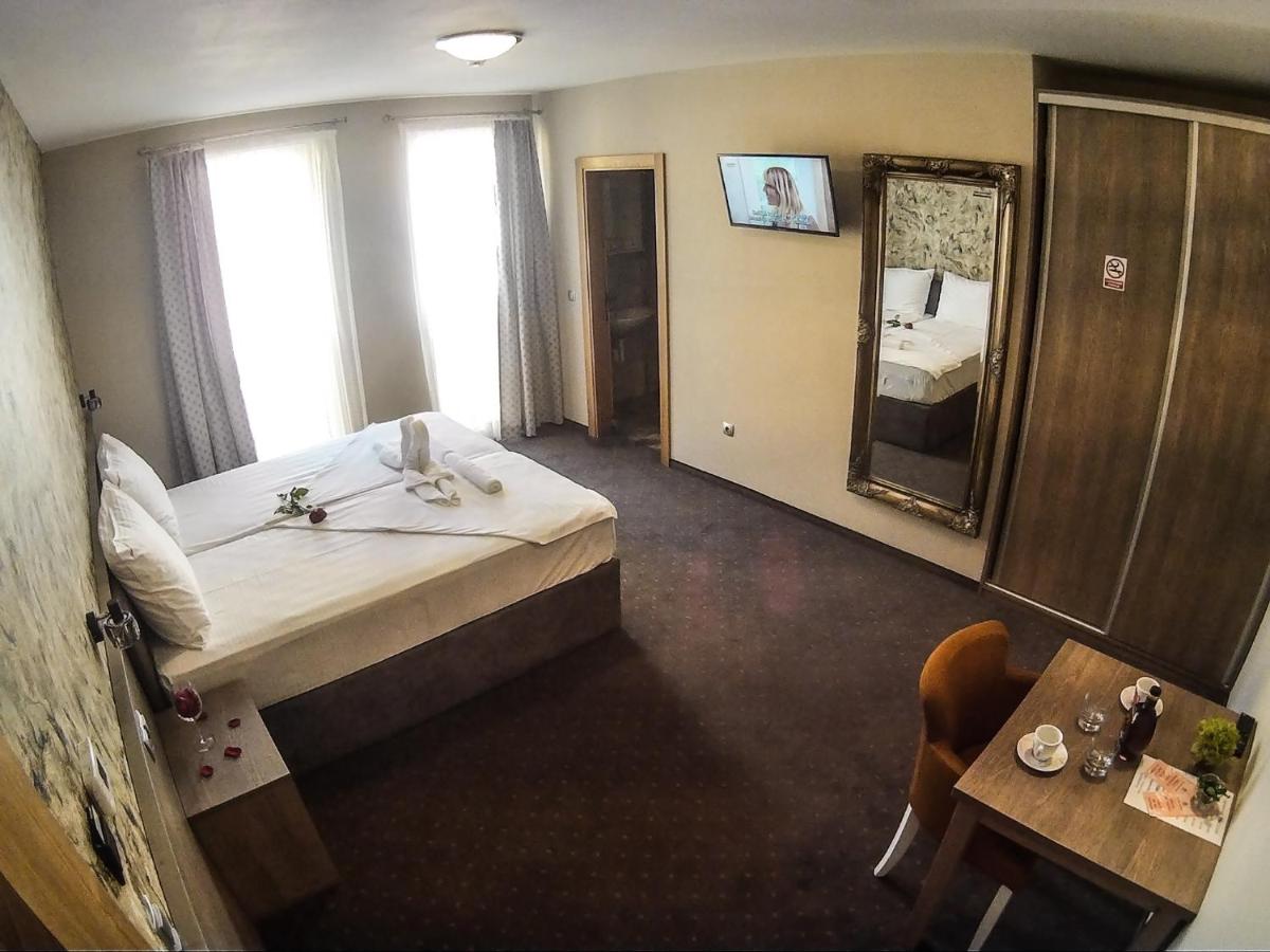 Double or Twin Room photo 1
