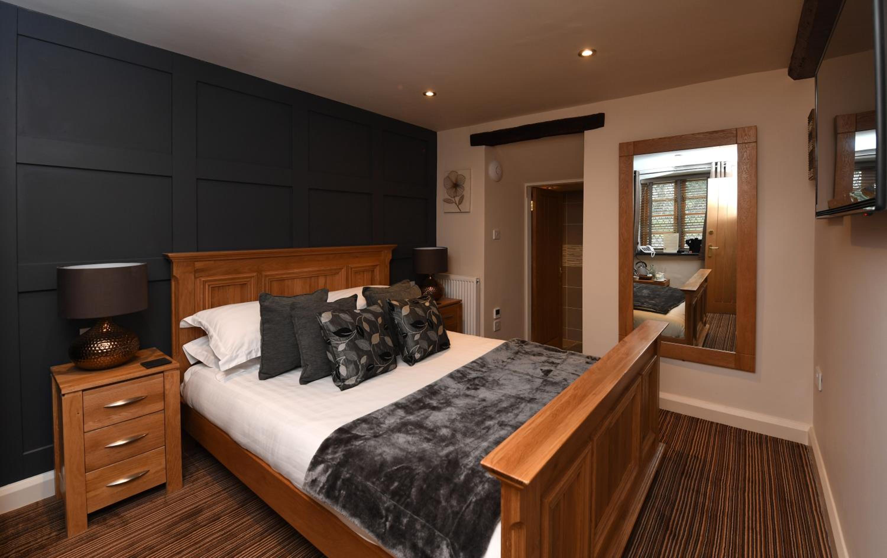 Deluxe King Room