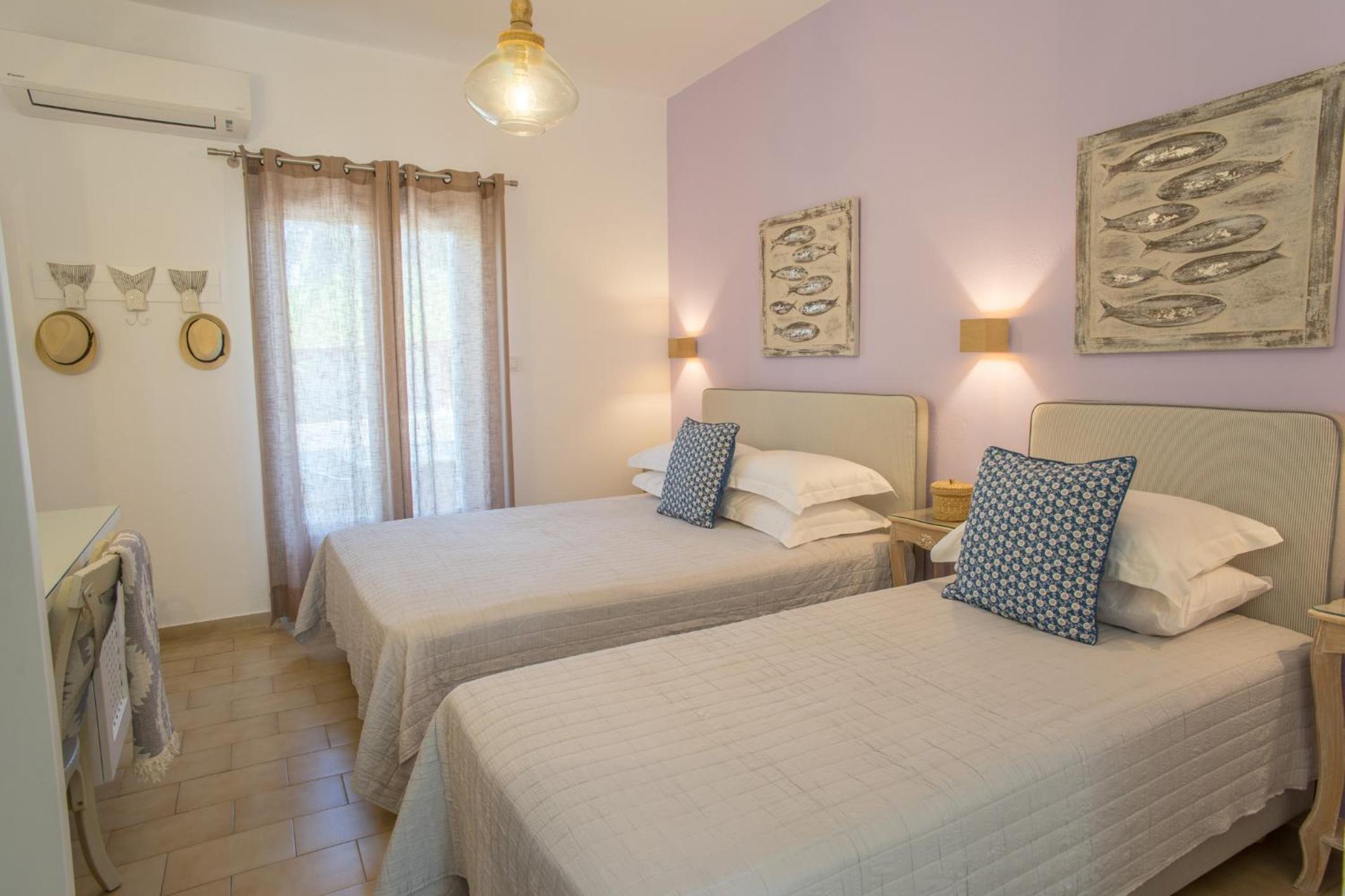 Standard Triple Room photo 2