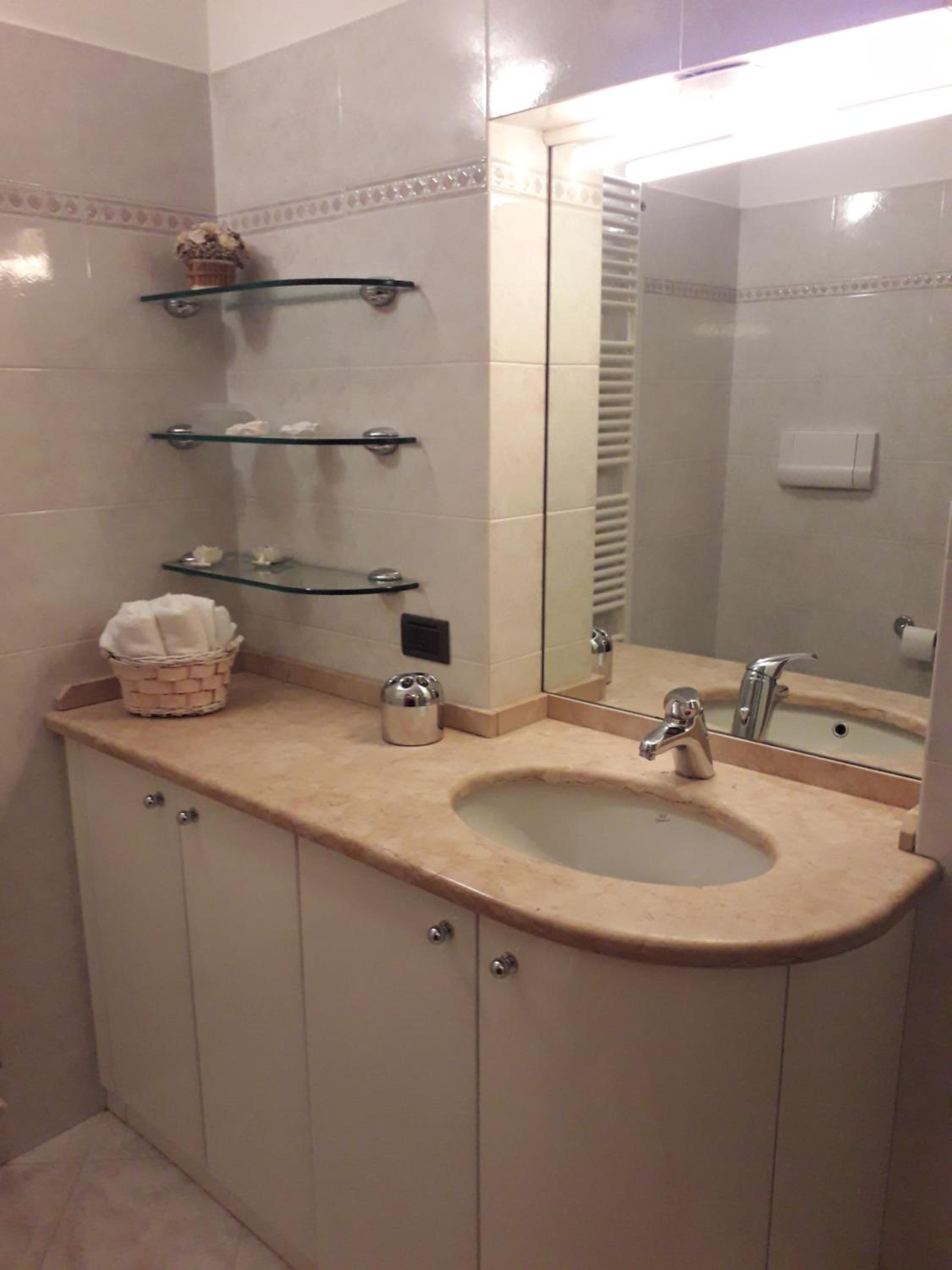 Two-Bedroom House - Photo 7