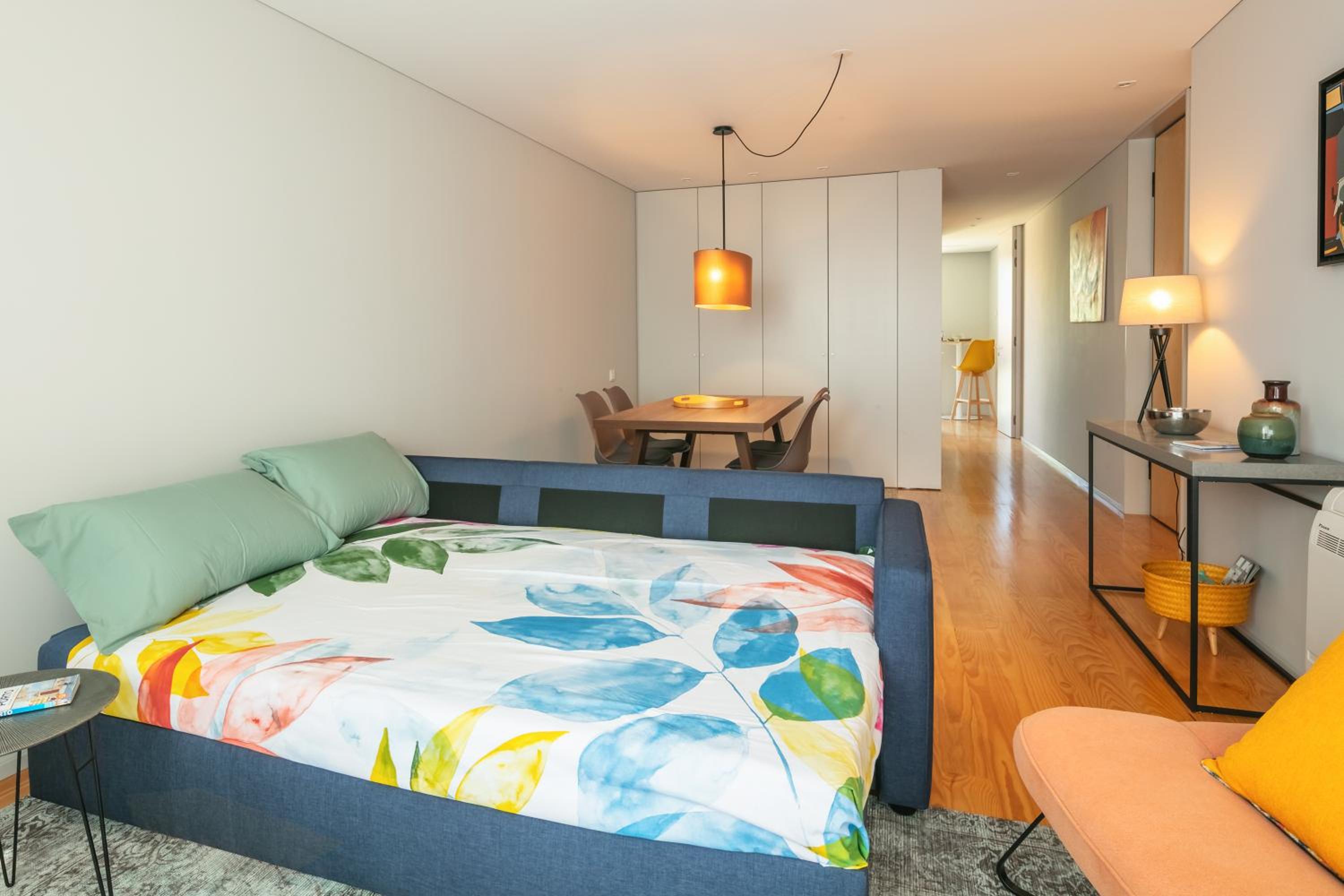 One-Bedroom Apartment - Photo 1
