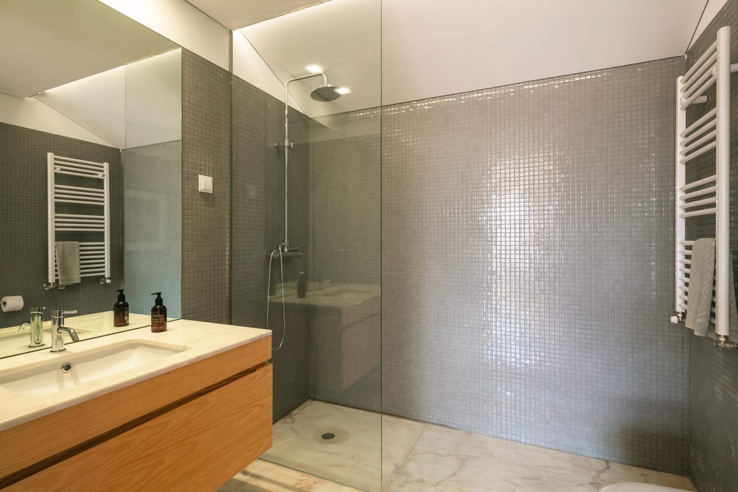 One-Bedroom Apartment - Photo 11