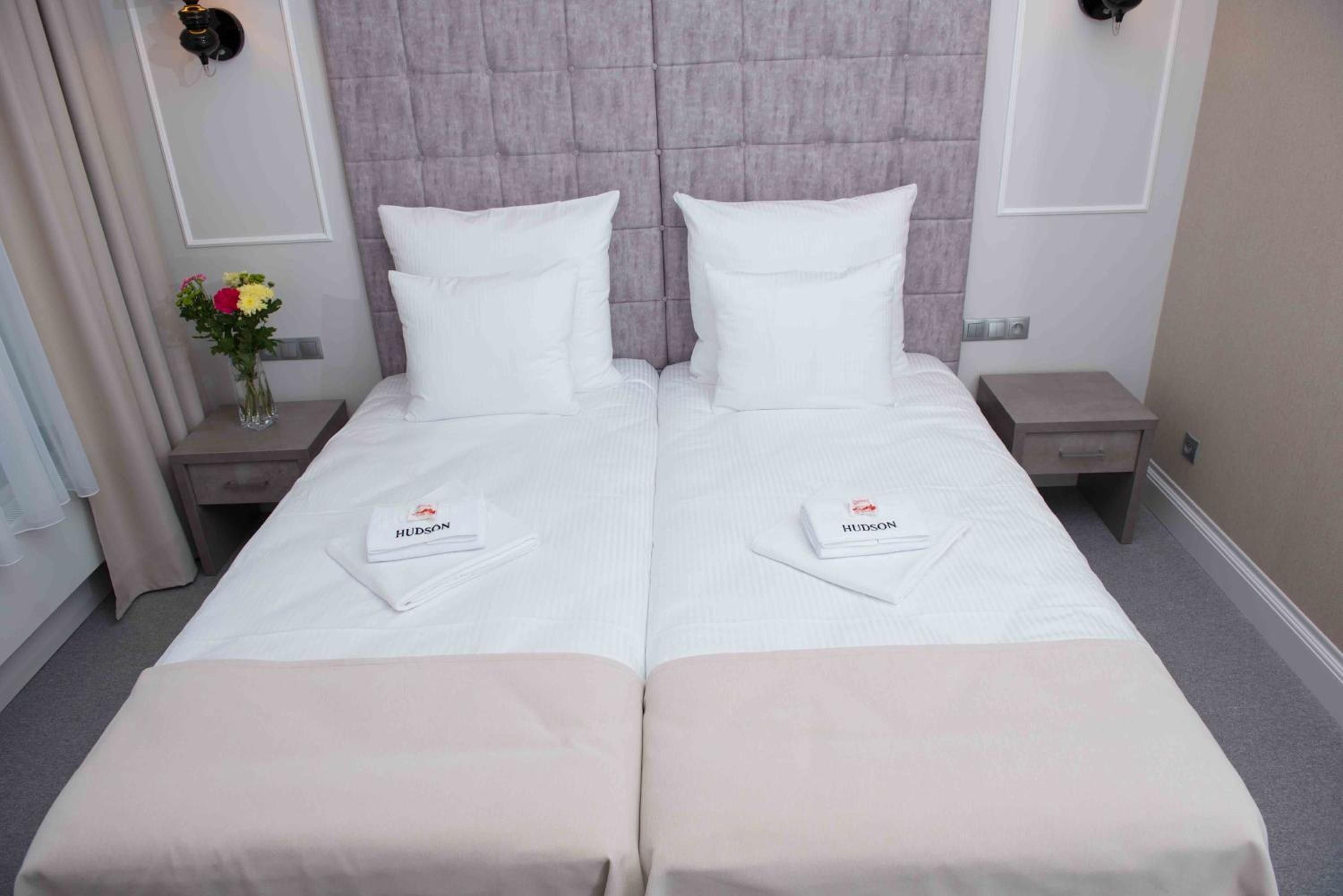 Twin Room with Private Bathroom - Photo 1