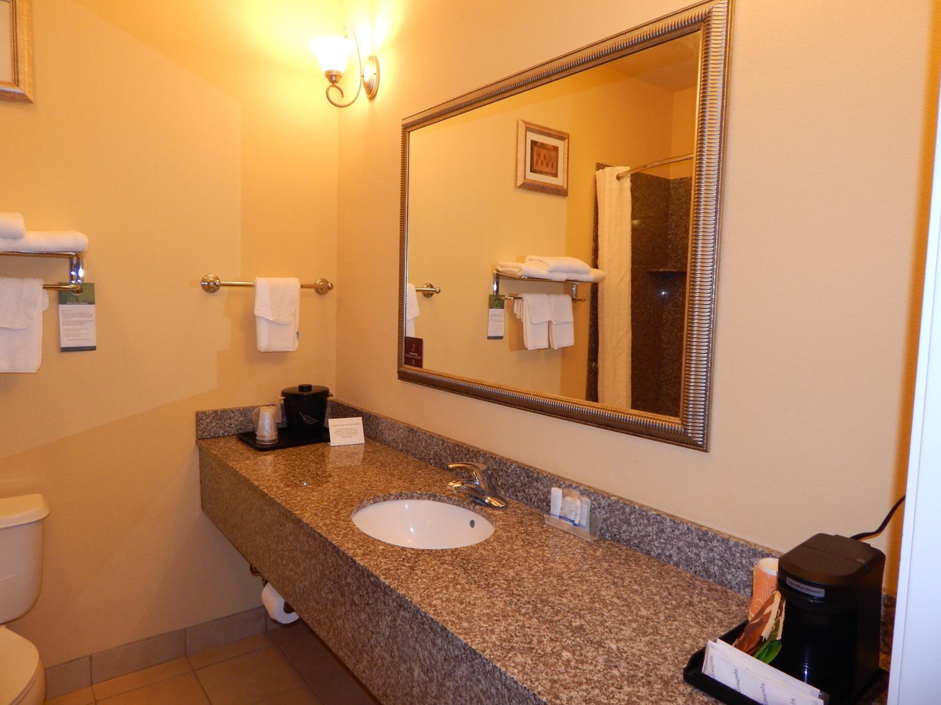 King Room - Non-Smoking - Photo 5