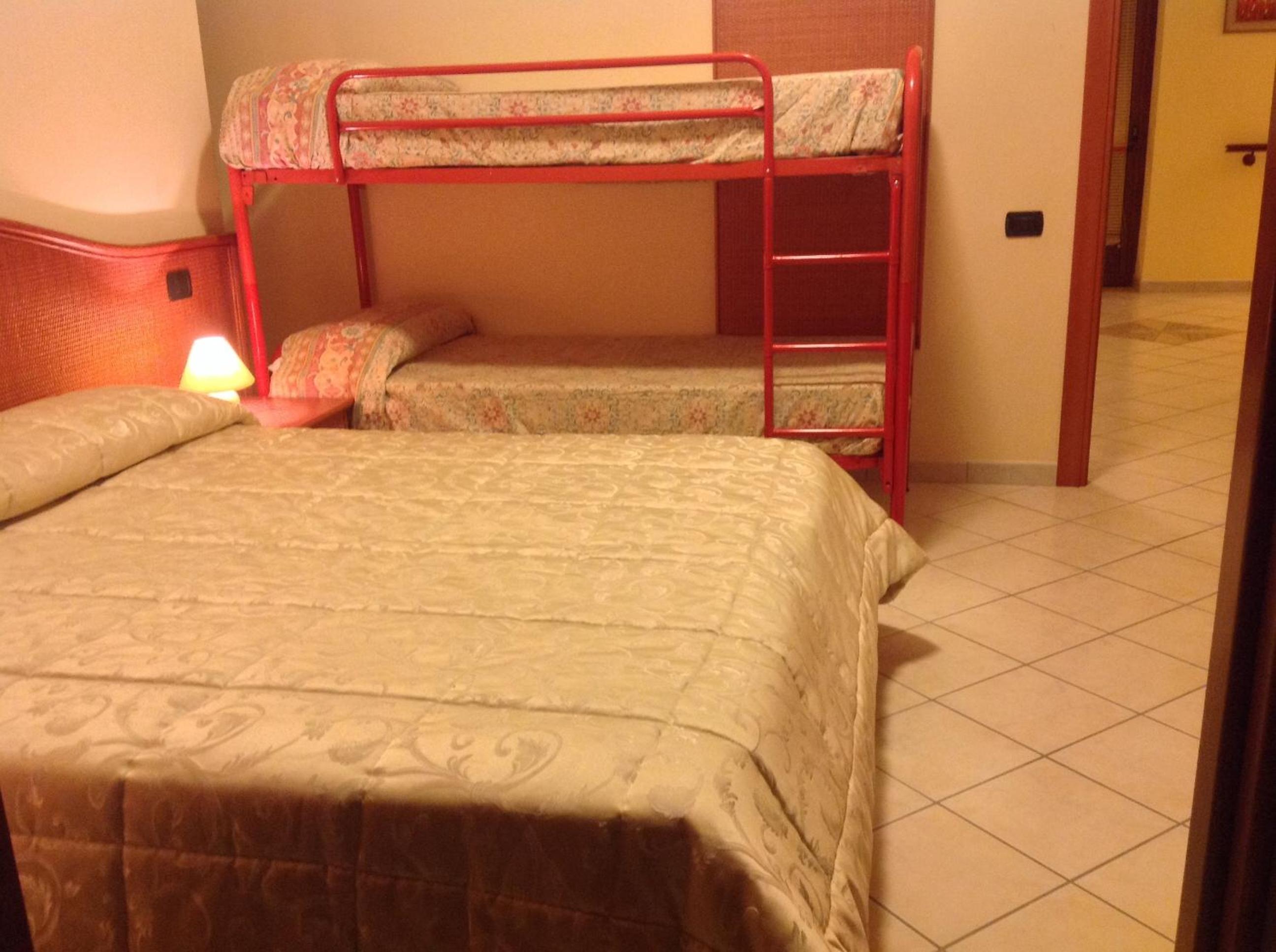 Family Room (2 Adults + 2 Children) photo 1