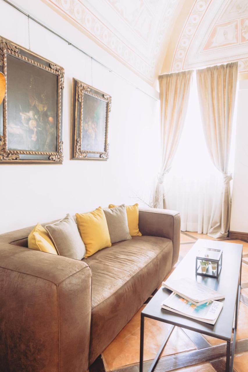Suite - Photo 10