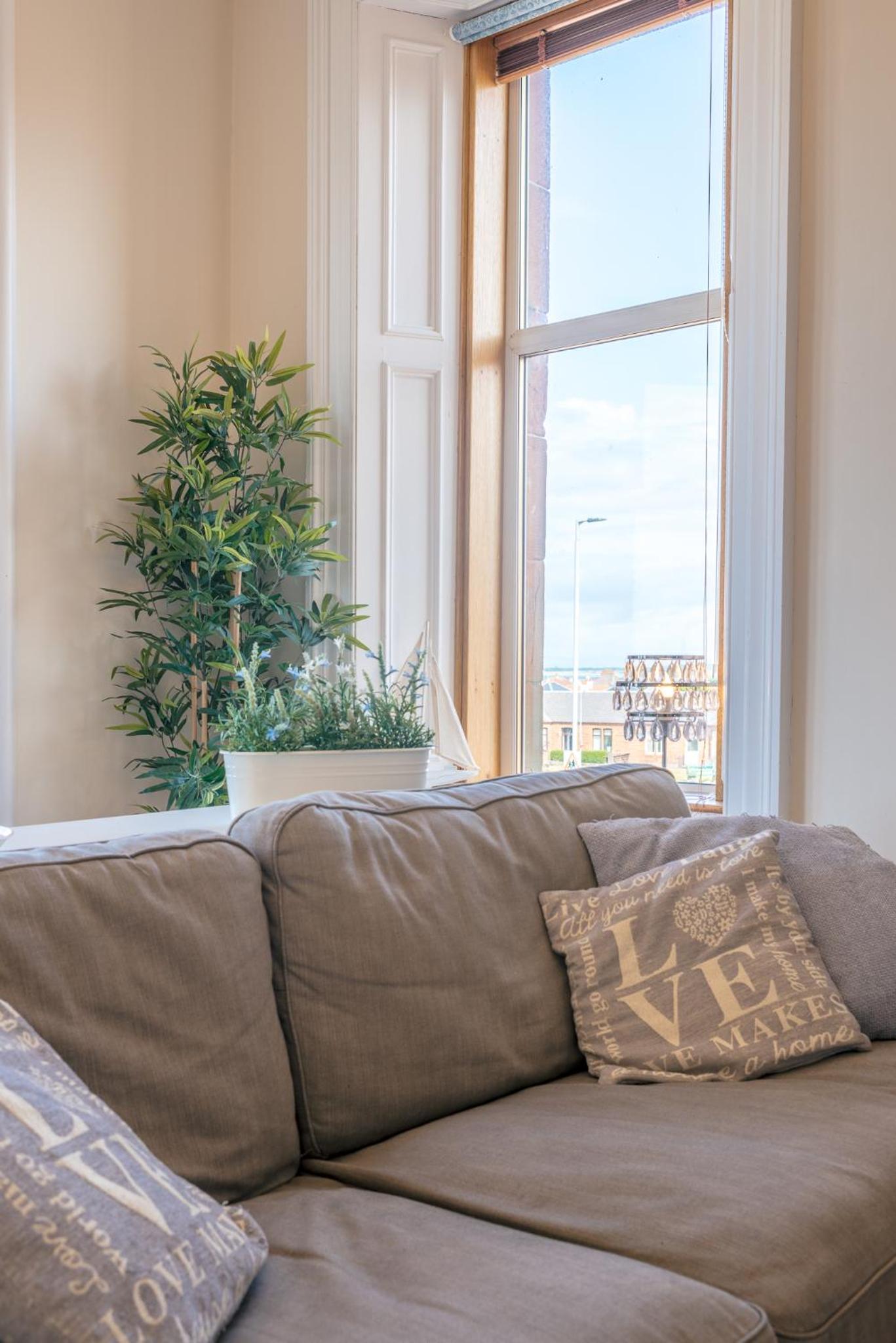 Apartment with Sea View photo 2