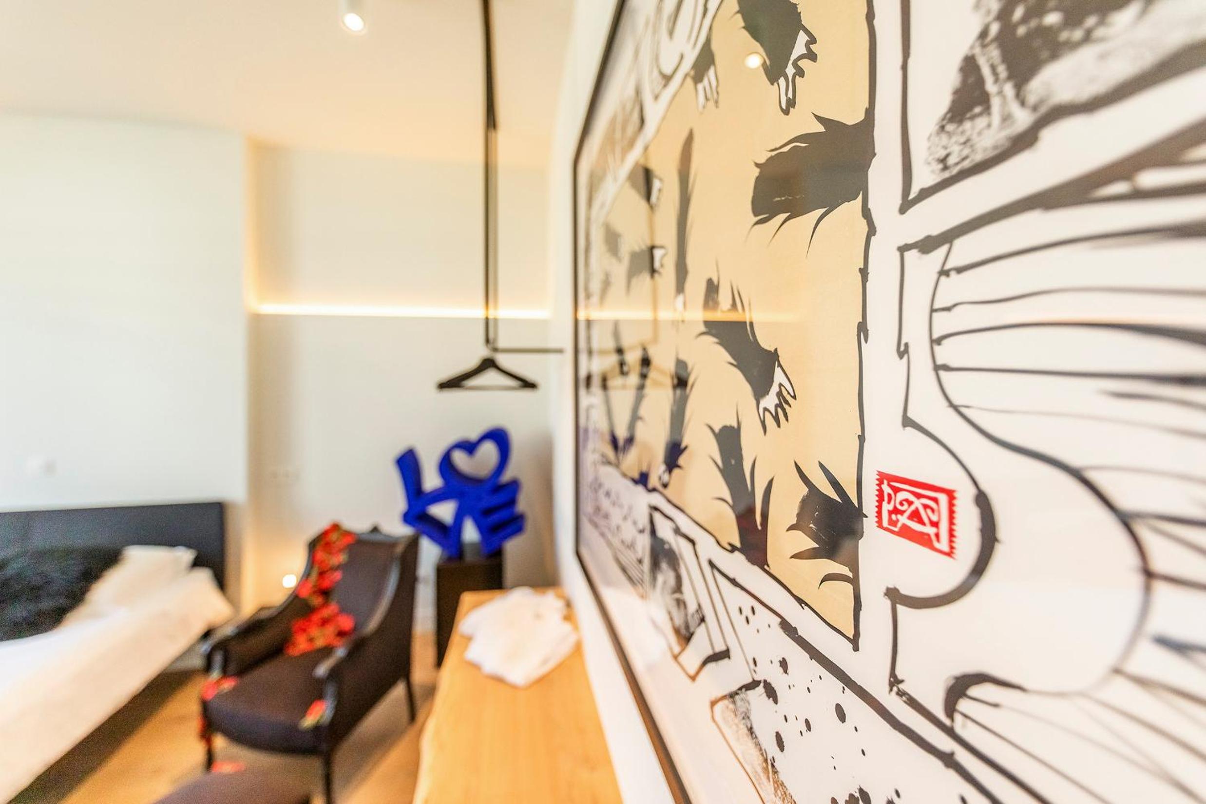 Deluxe Double Room with Balcony - Photo 1