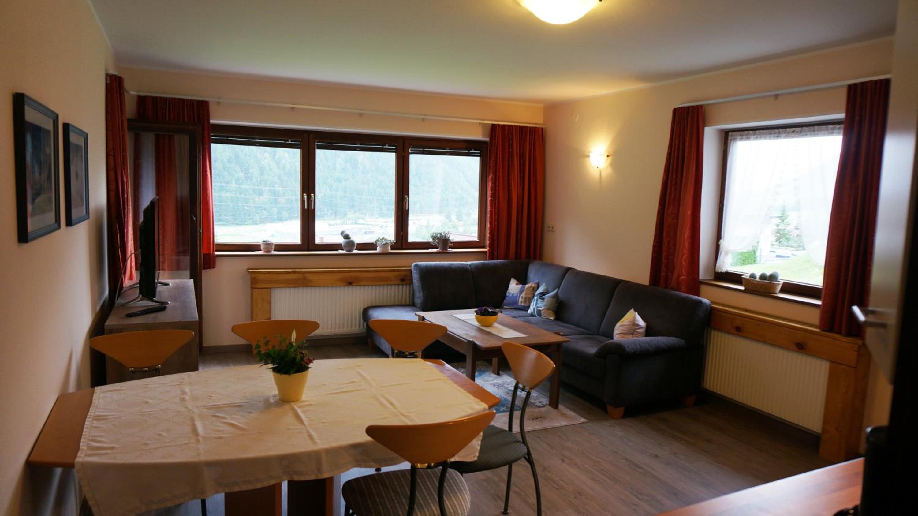 Three-Bedroom Apartment photo 1