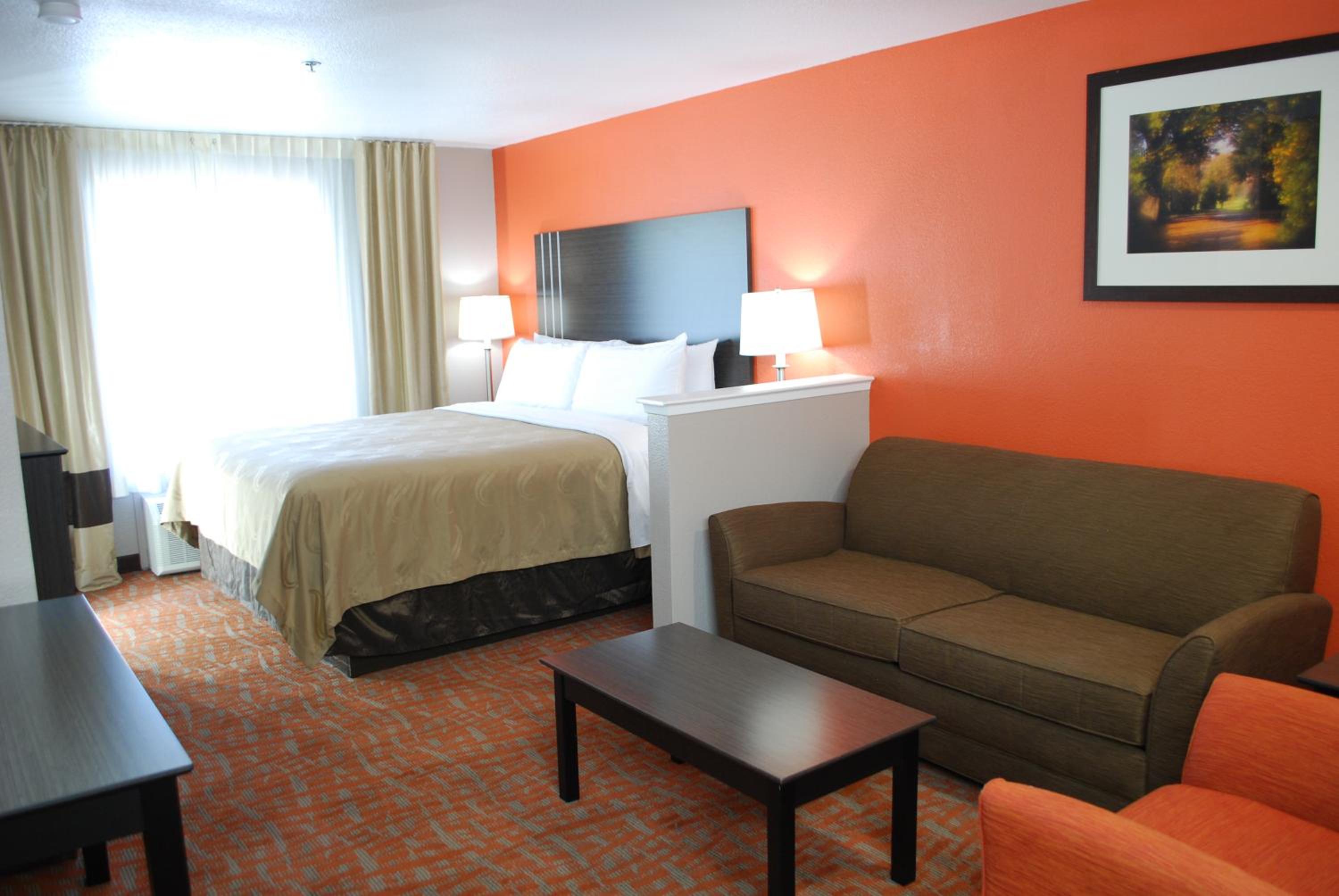 King Suite - Photo 1
