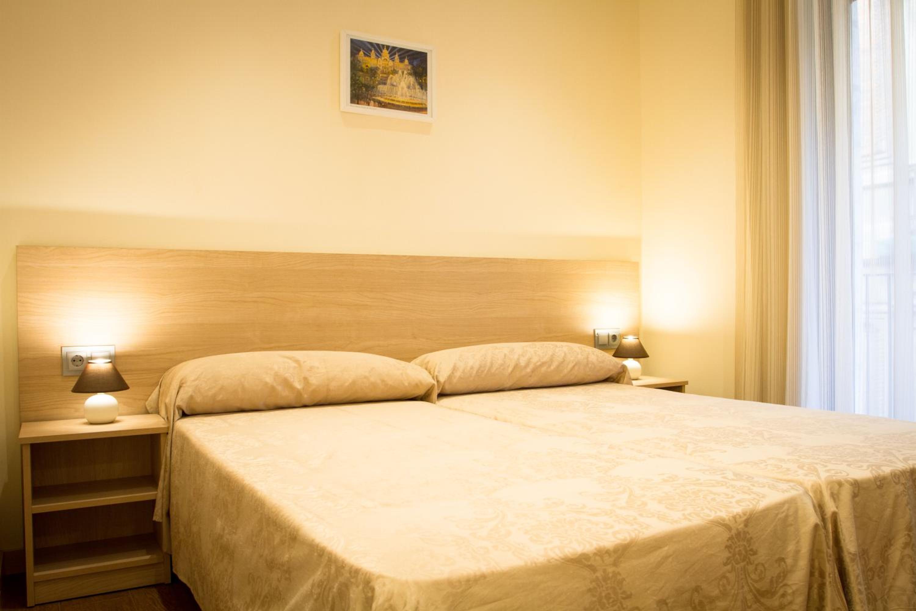 Double or Twin Room with Shared Bathroom photo 3