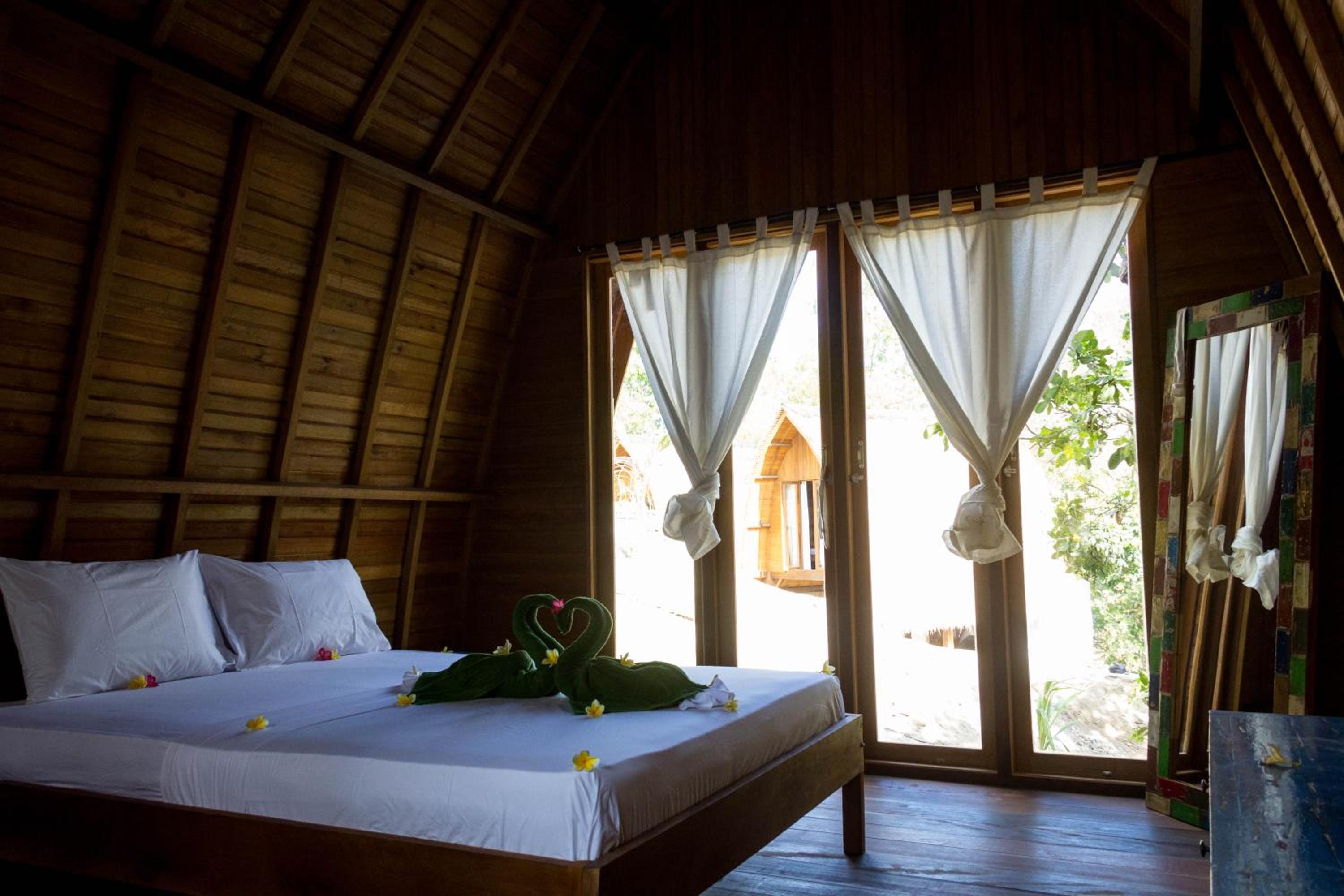 Deluxe Bungalow with Garden View - Photo 15