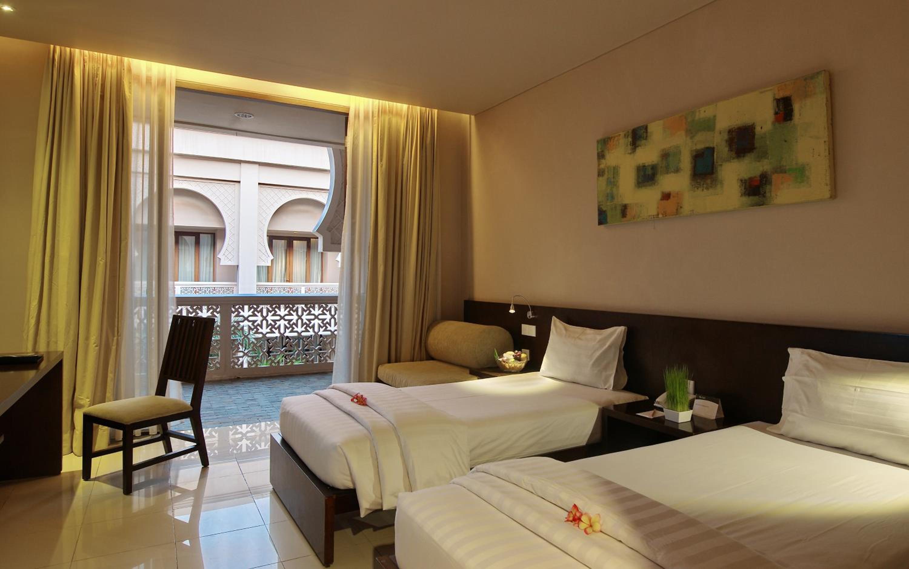 Deluxe Double Room with Balcony photo 3