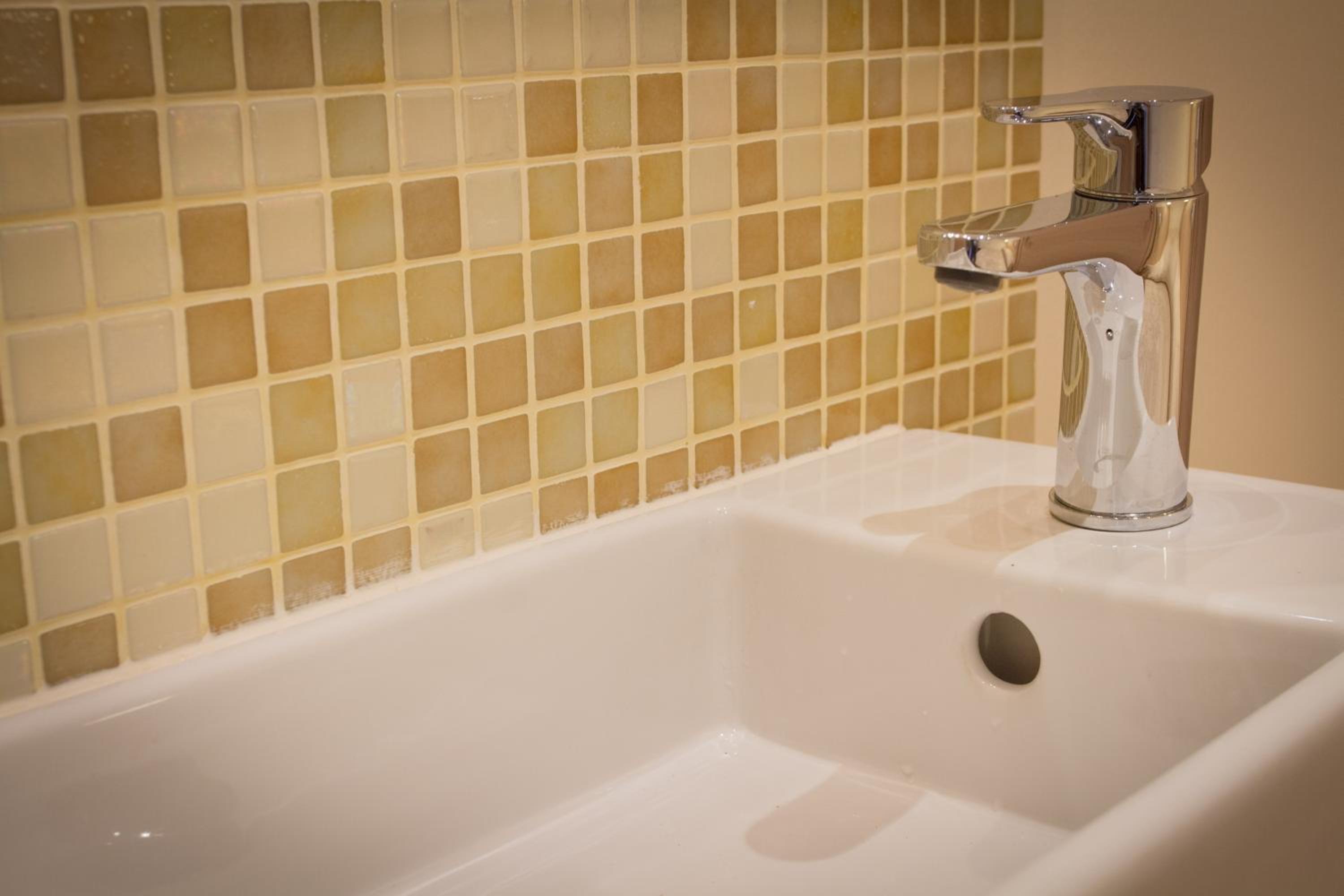 Single Room with Shared Bathroom photo 2