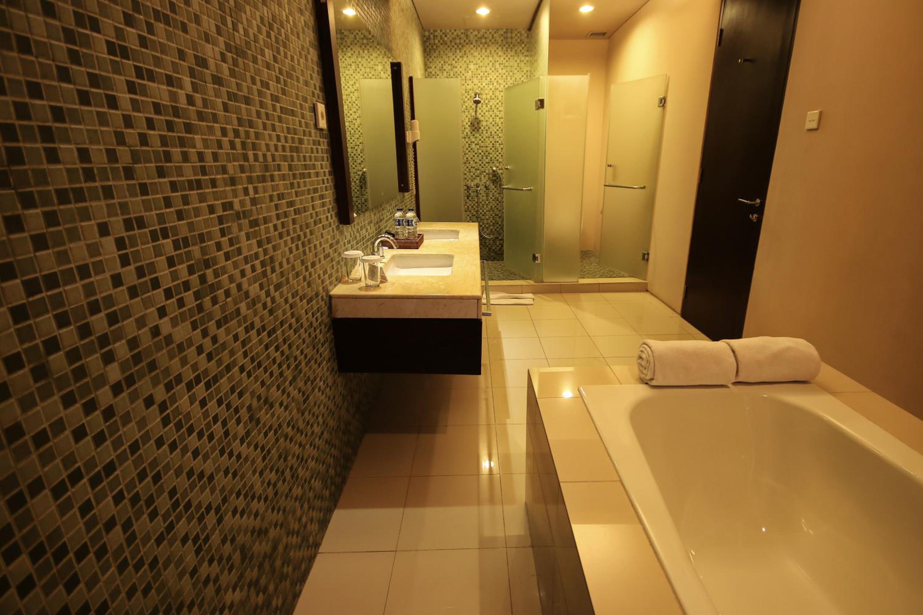 Suite with Mountain View - Photo 3