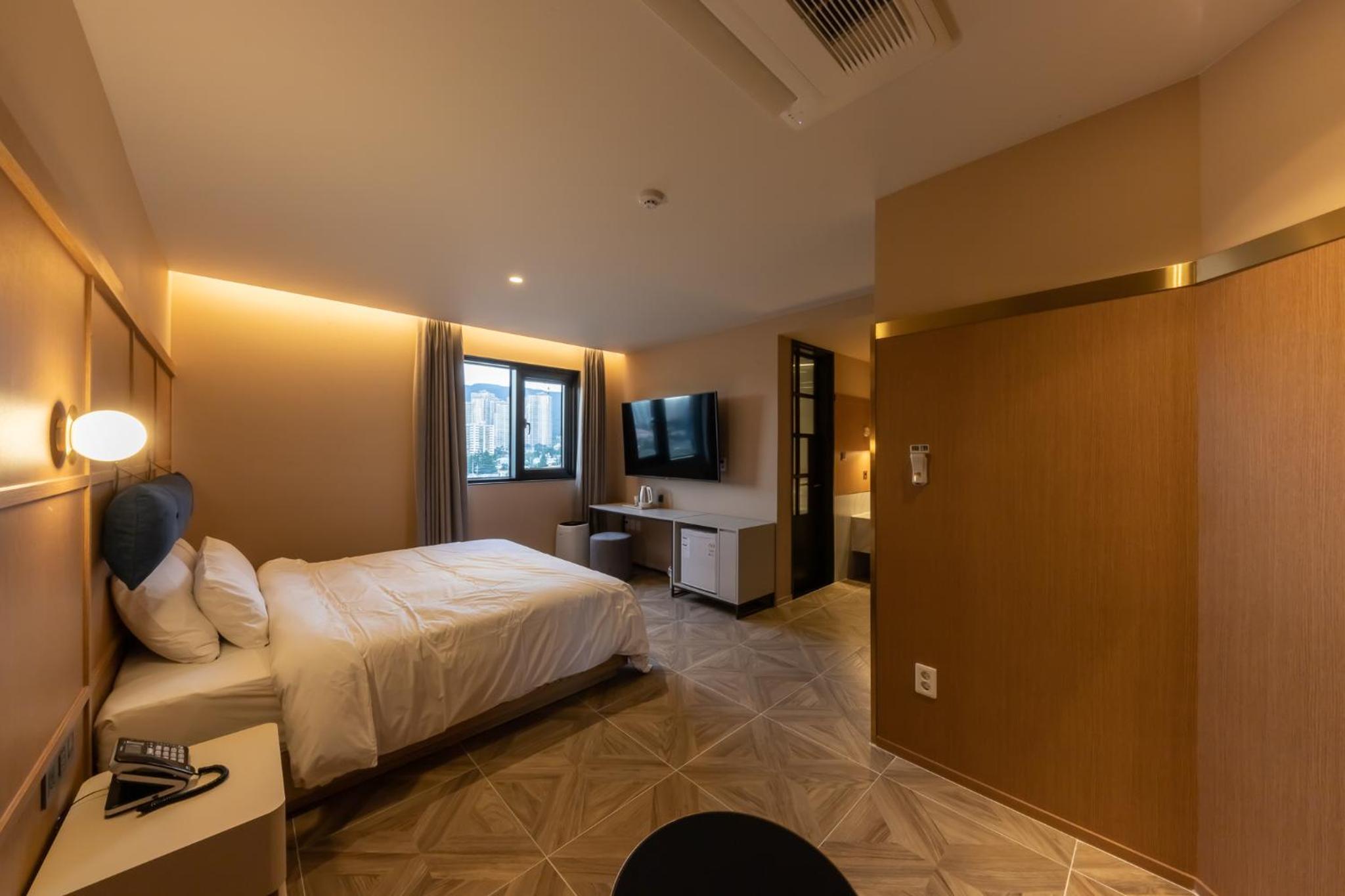 Deluxe Double Room - Photo 7