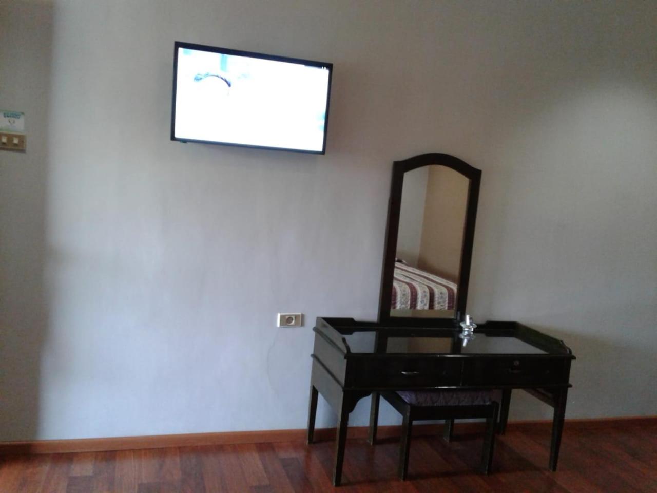 Double or Twin Room - Photo 9