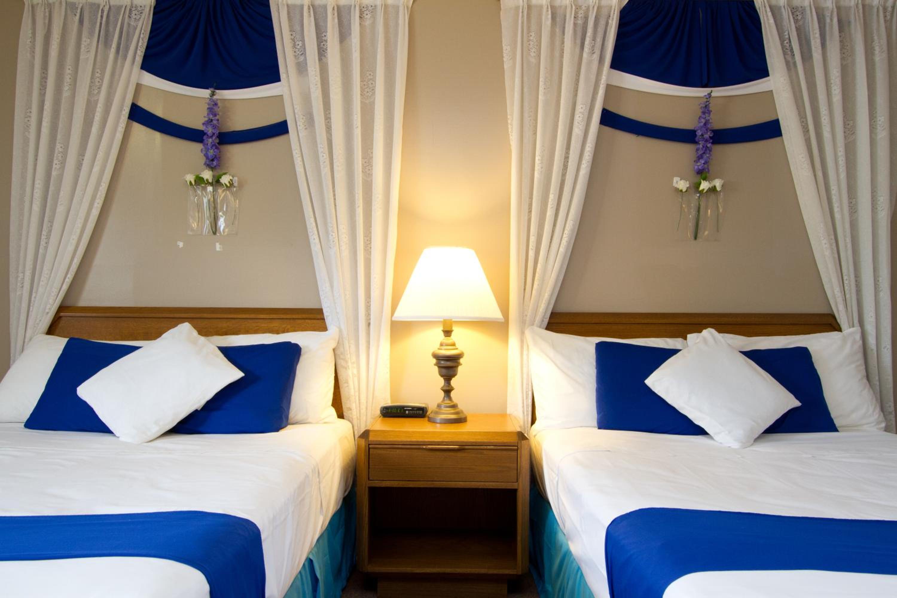 Double Room with Two Double Beds - Non-Smoking