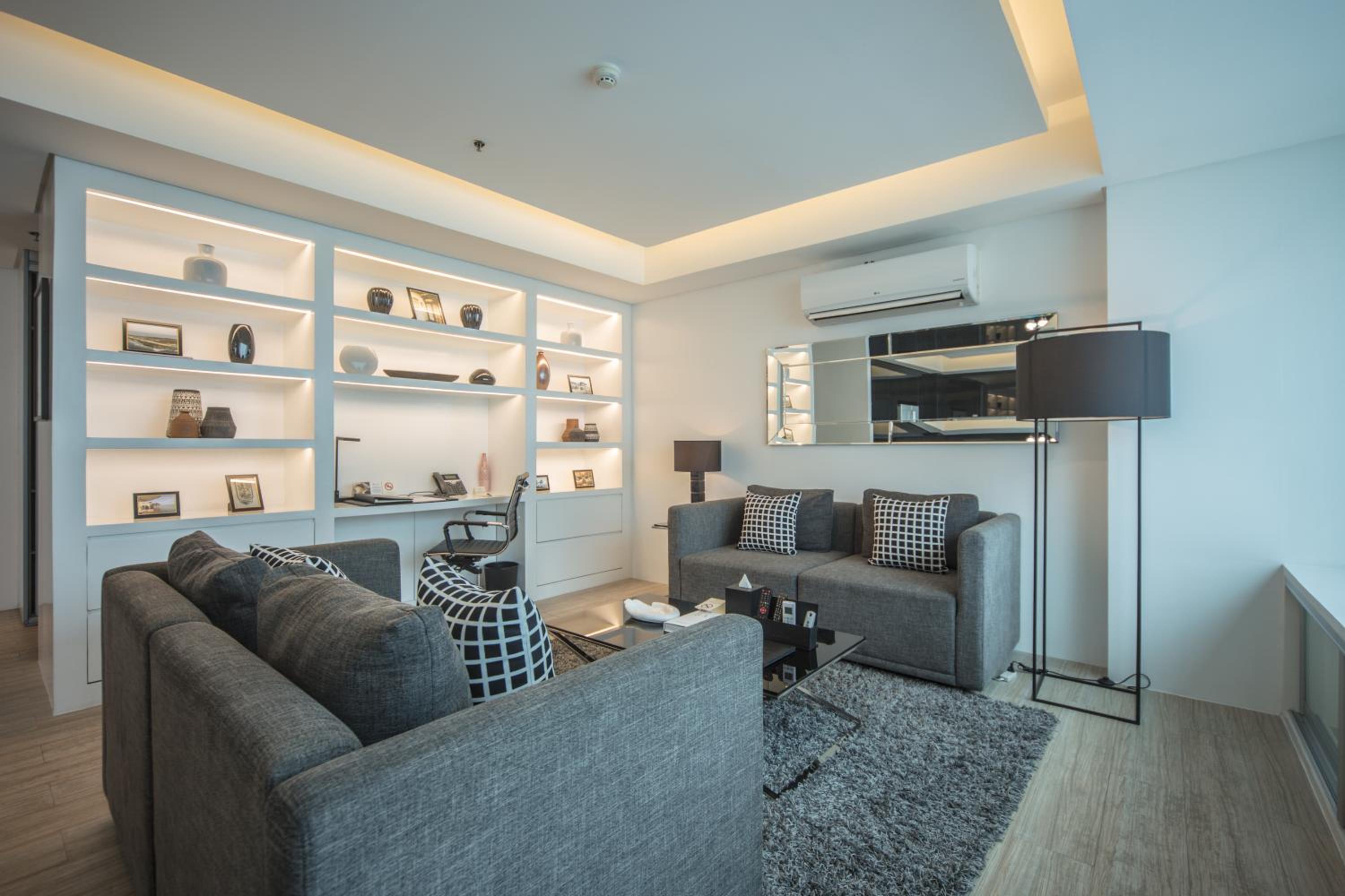 Deluxe Two-Bedroom Apartment - Pool View