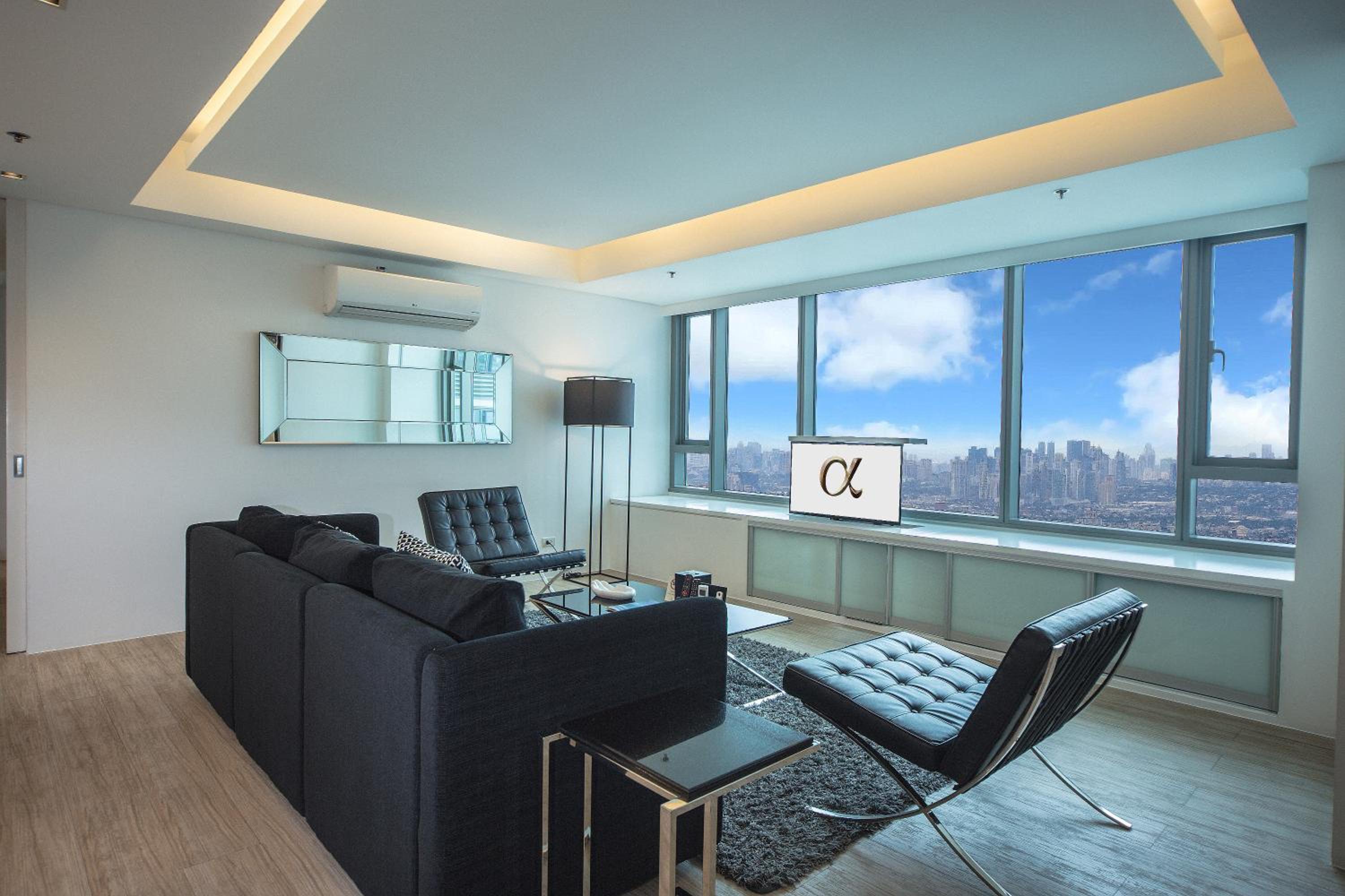 Three-Bedroom Apartment - Pool View