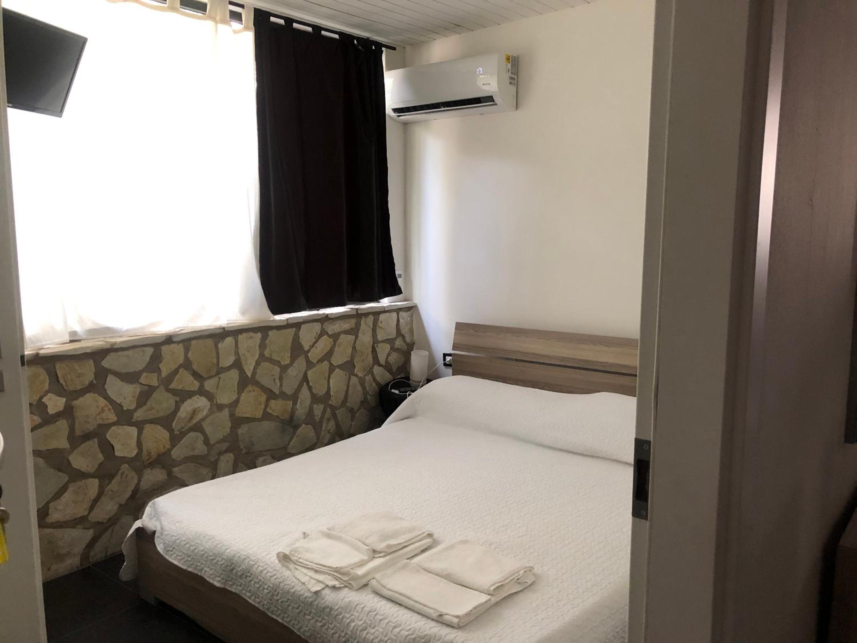 Double Room - Photo 27