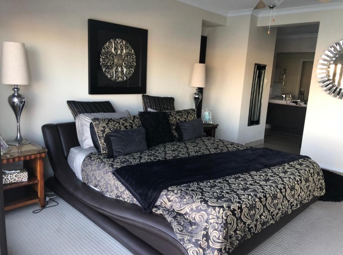 King Suite With Pool View photo 3
