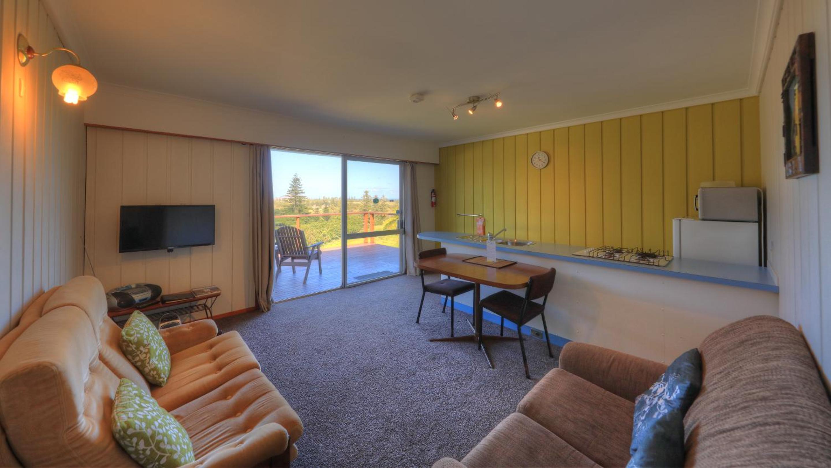One-Bedroom Apartment photo 2