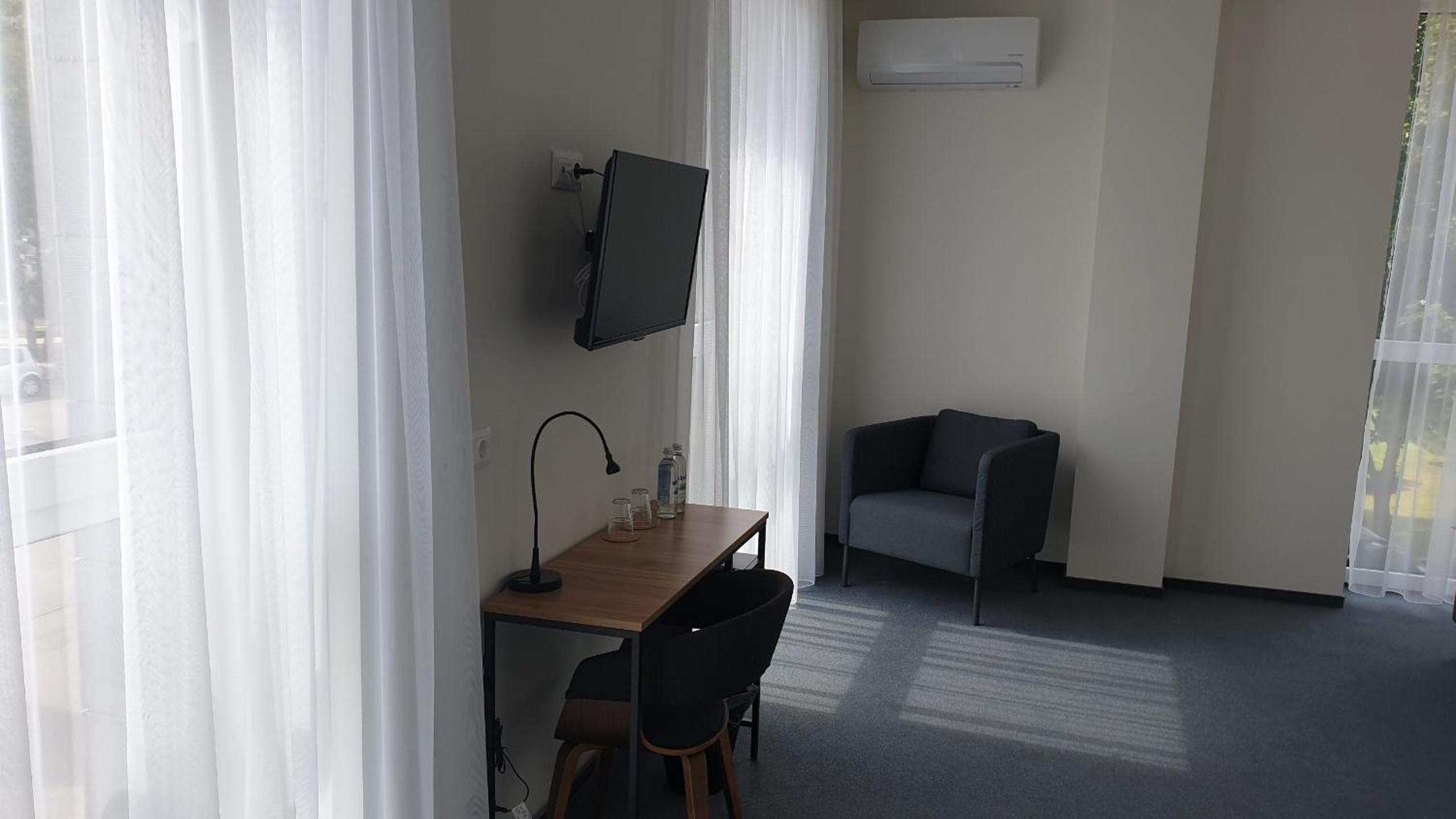 Deluxe Room - Photo 2