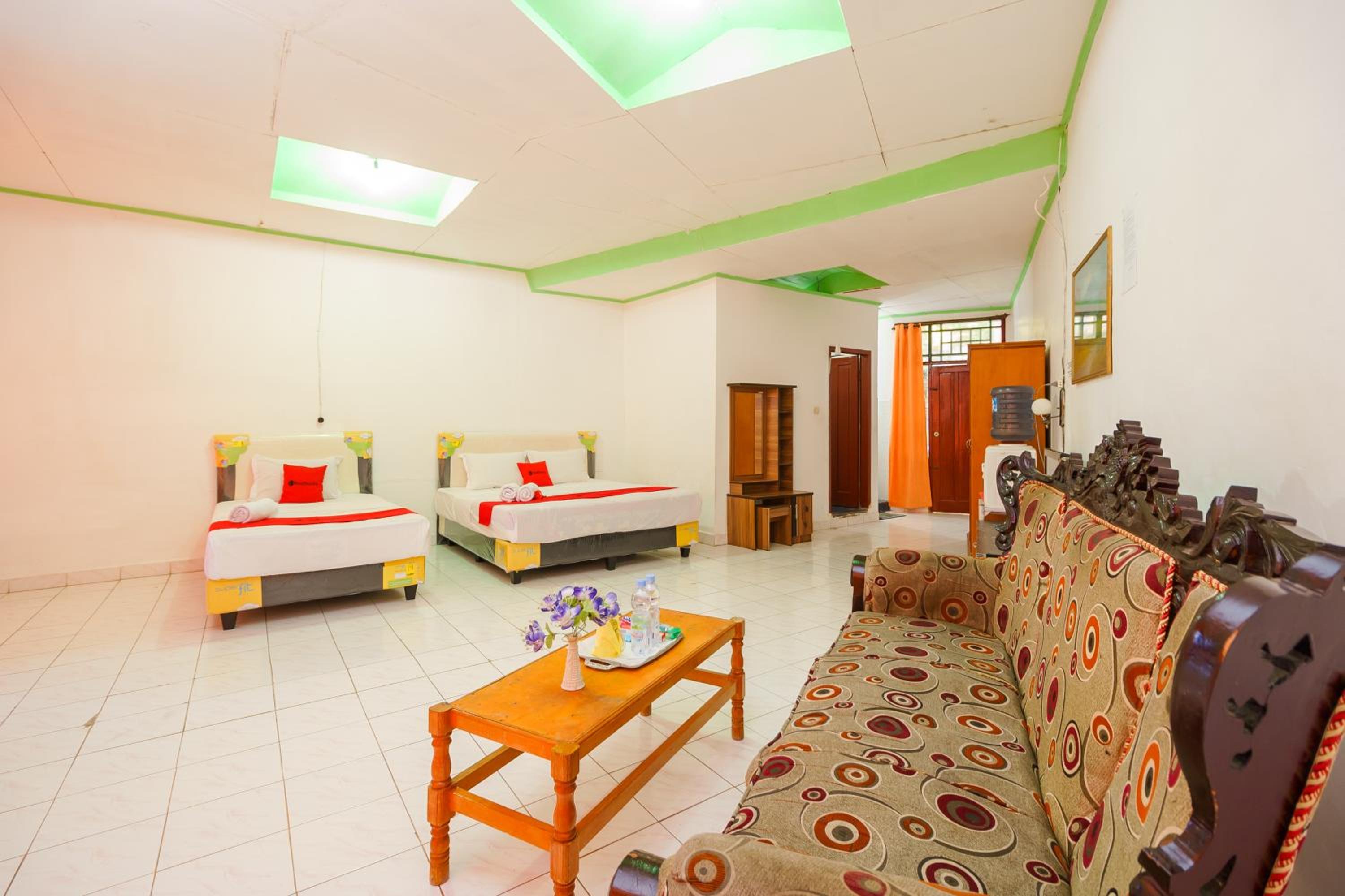 Family Room - Photo 3