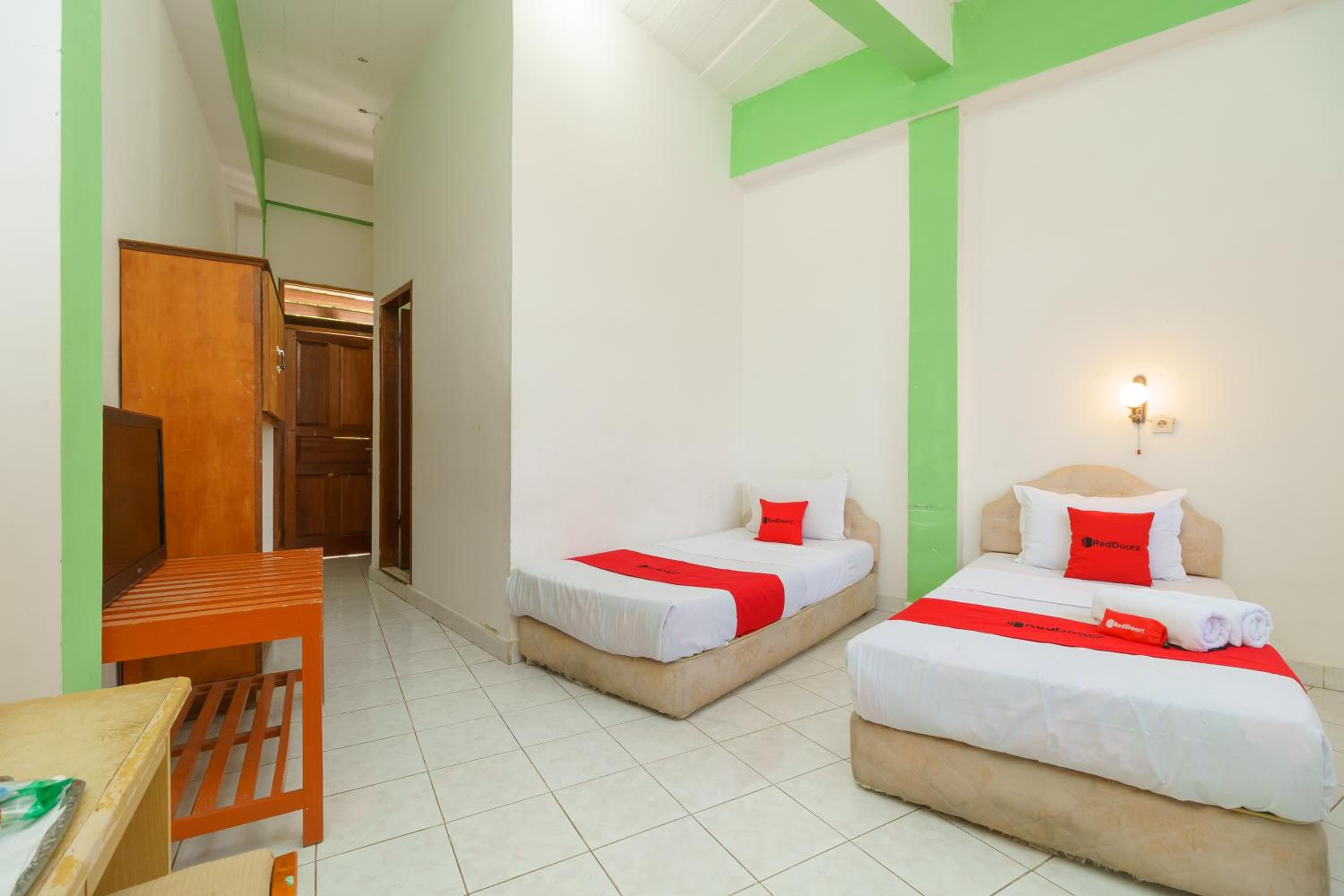Twin Room - Photo 1