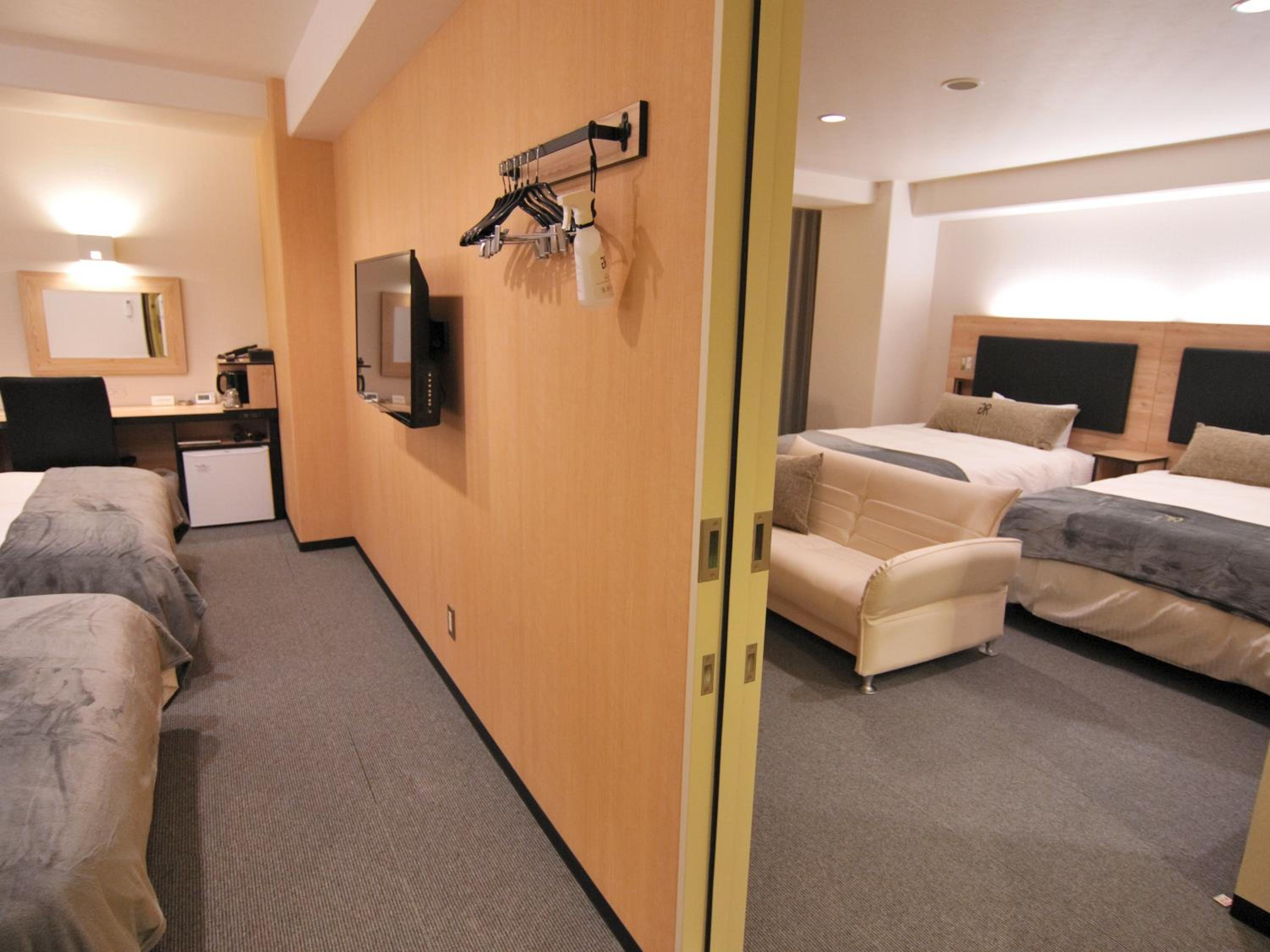Connecting Room(Four Double Beds) - Smoking