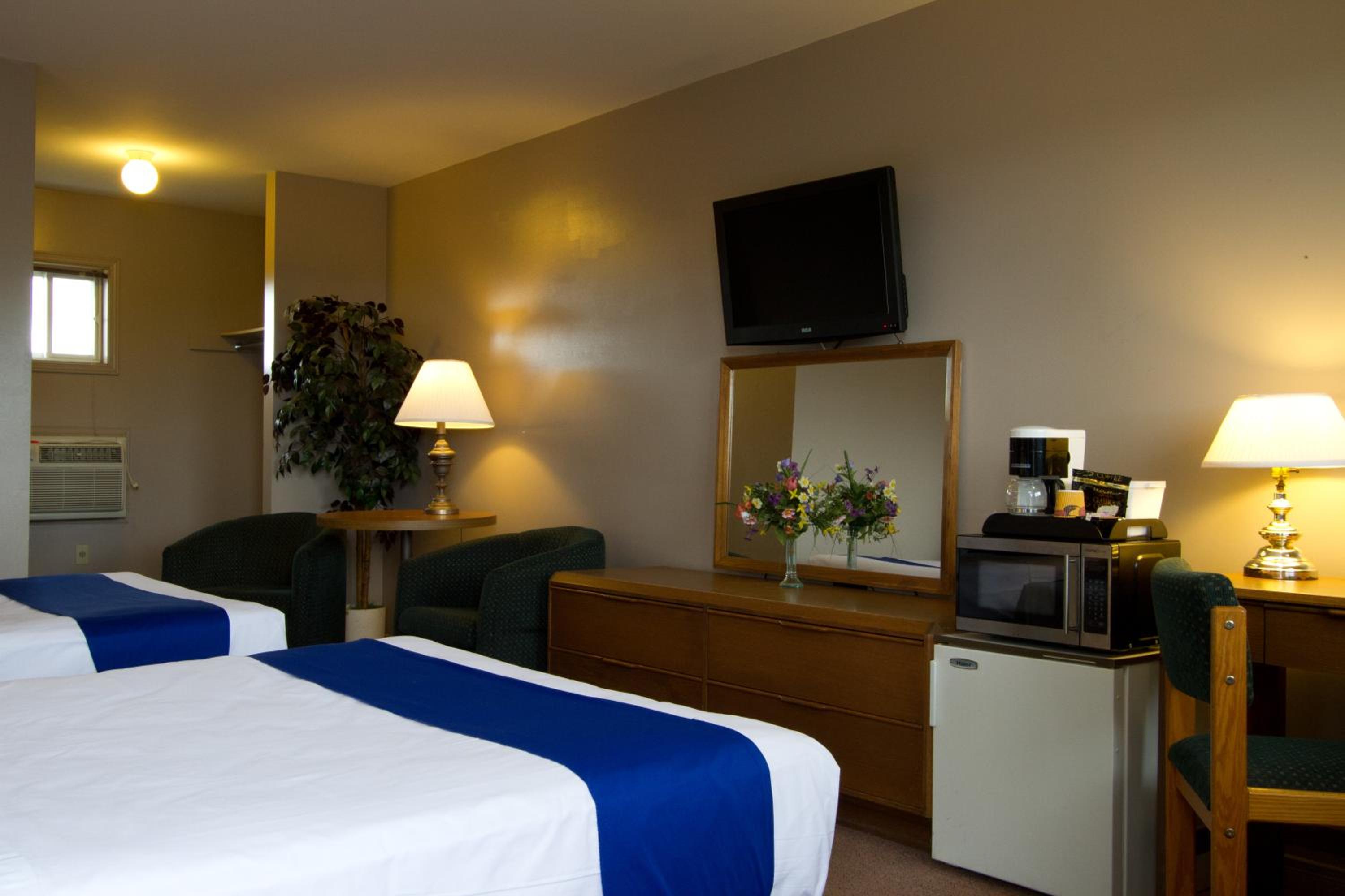Double Room with Two Double Beds - Non-Smoking photo 3