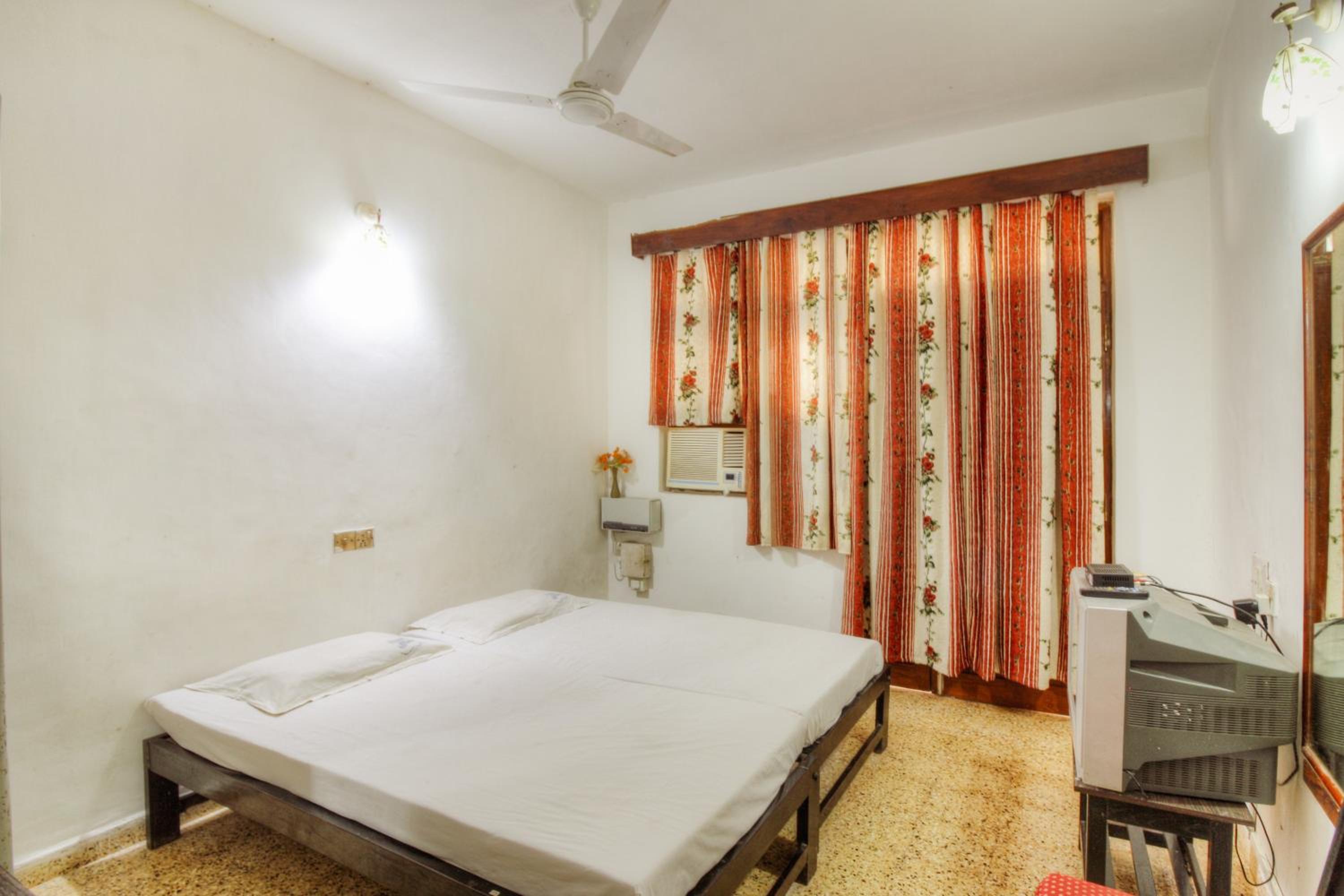 Budget Double Room - Photo 1
