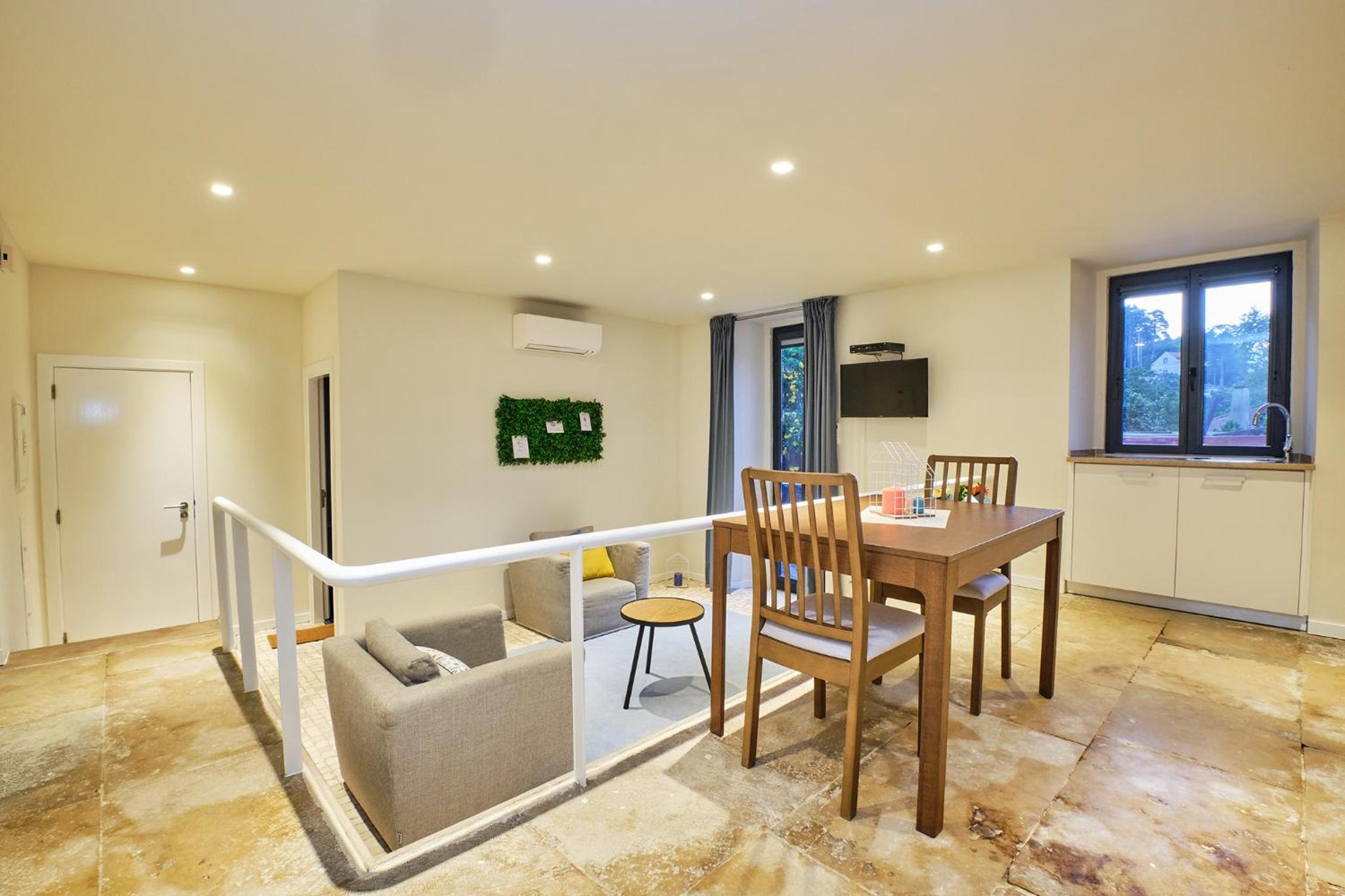 One-Bedroom Apartment - Photo 5