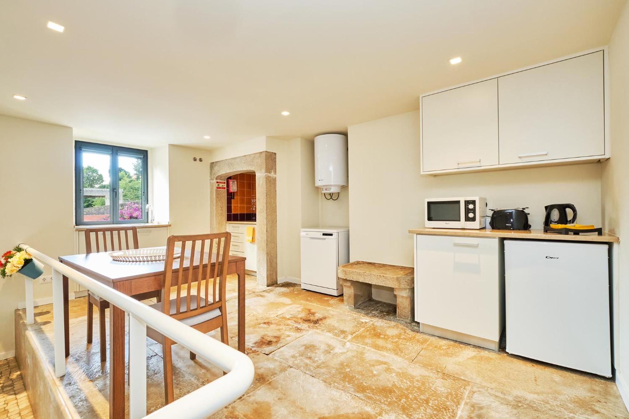 One-Bedroom Apartment - Photo 12