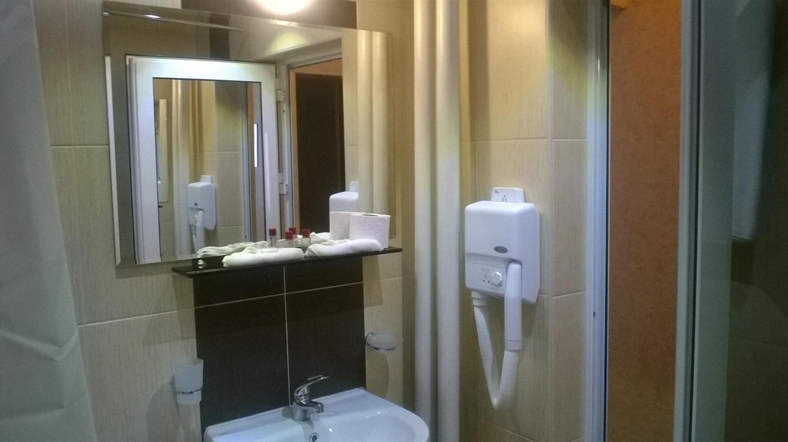 Triple Room - Photo 14